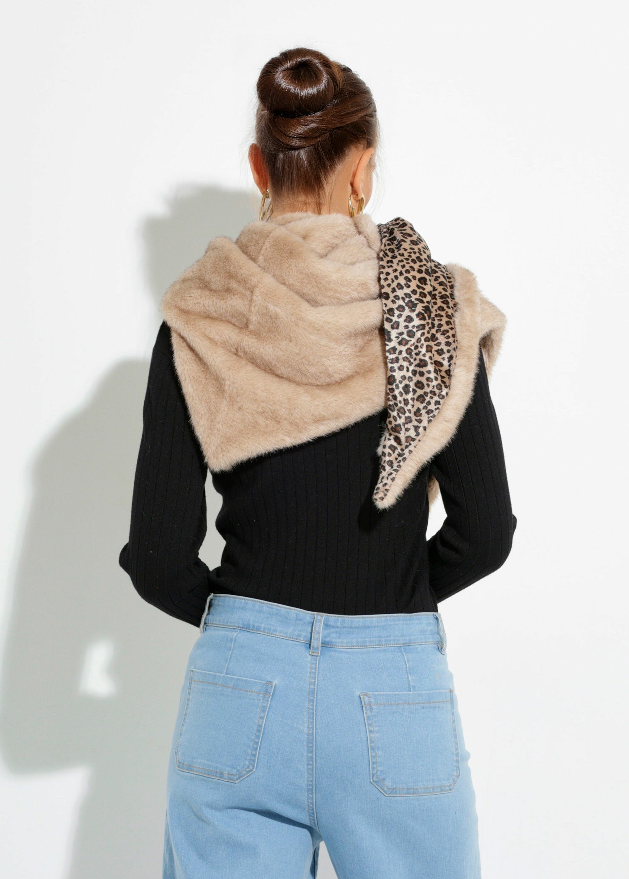 Calentador_de_cuello_de_piel_de_leopardo_con_botones_Beige_y_leopardo_DO1_slim