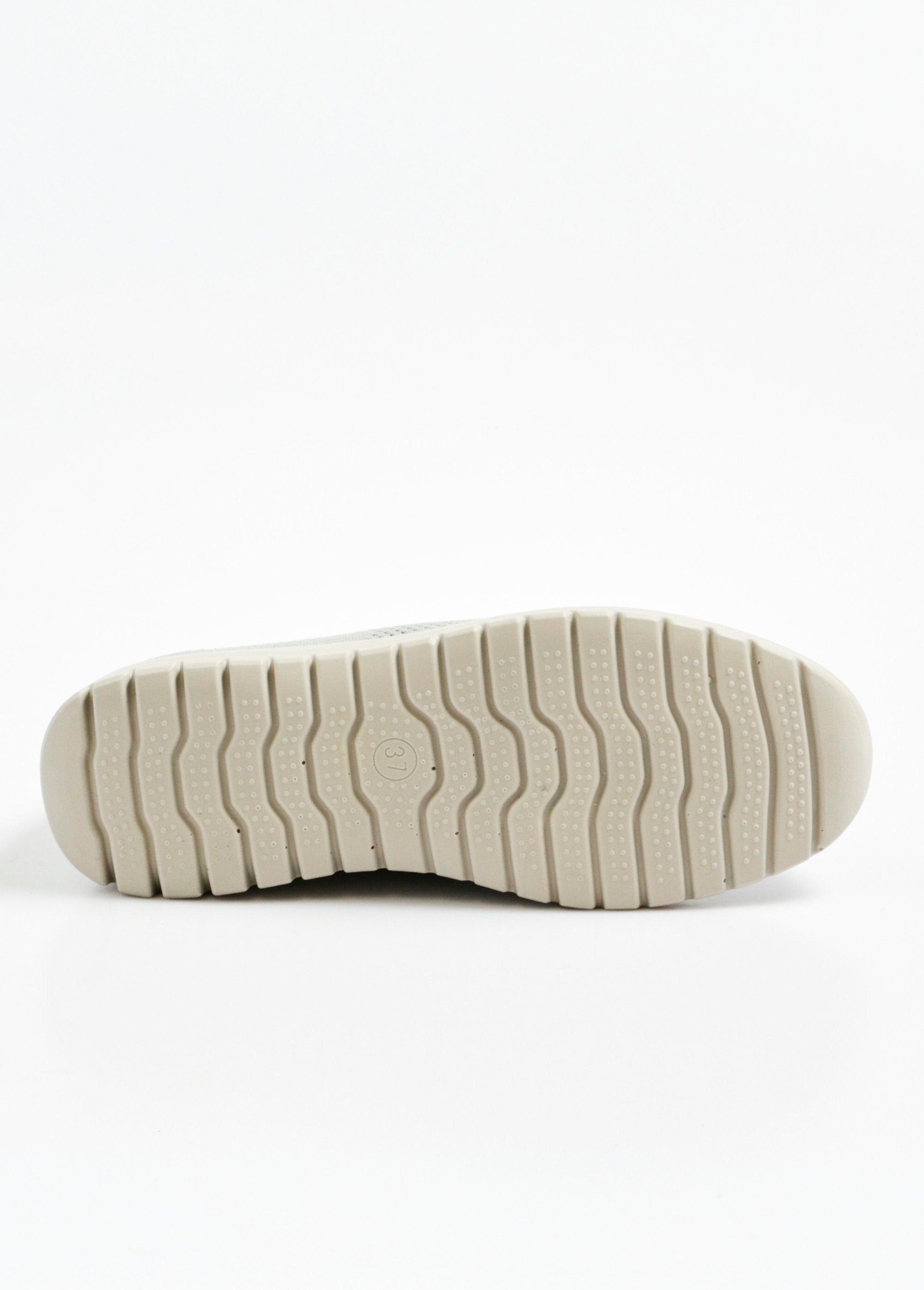 Zapatillas_cómodas_de_malla_Gris_UN1_slim