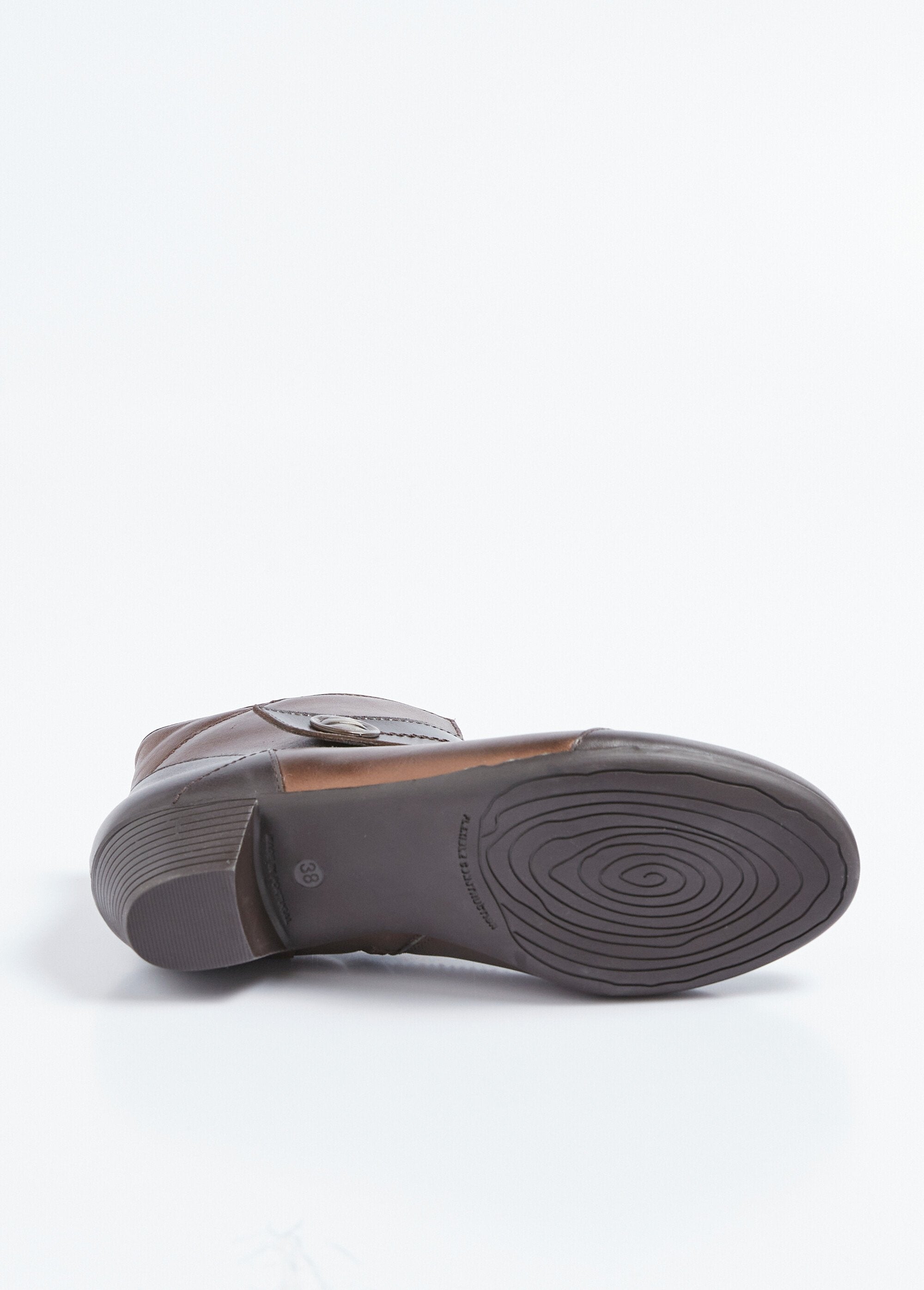 Botas_de_piel_con_cremallera_y_tacón_bajo_Bronce_UN1_slim