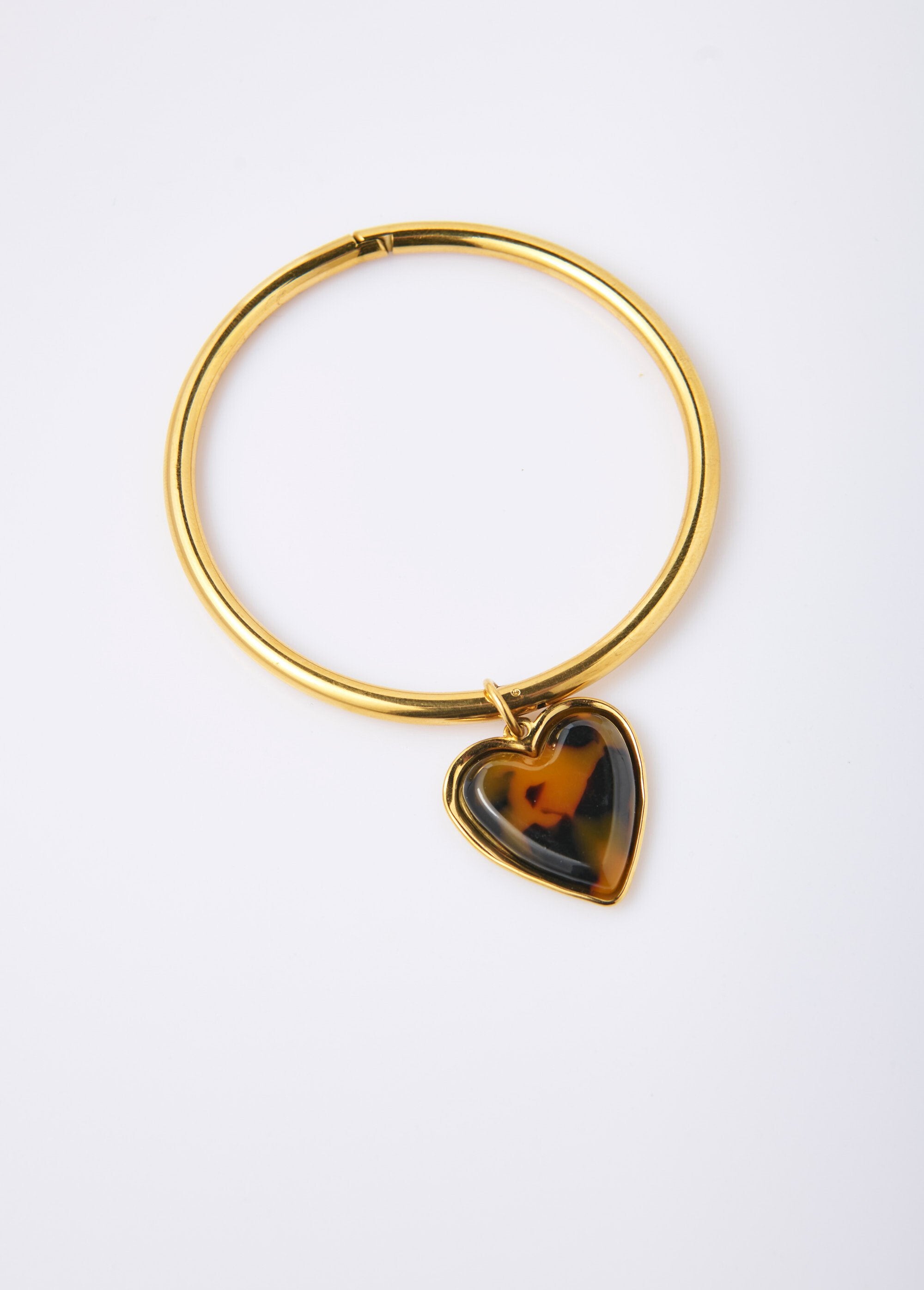 Pulsera_de_acero_inoxidable_con_colgante_de_corazón._Dorado_FA1_slim