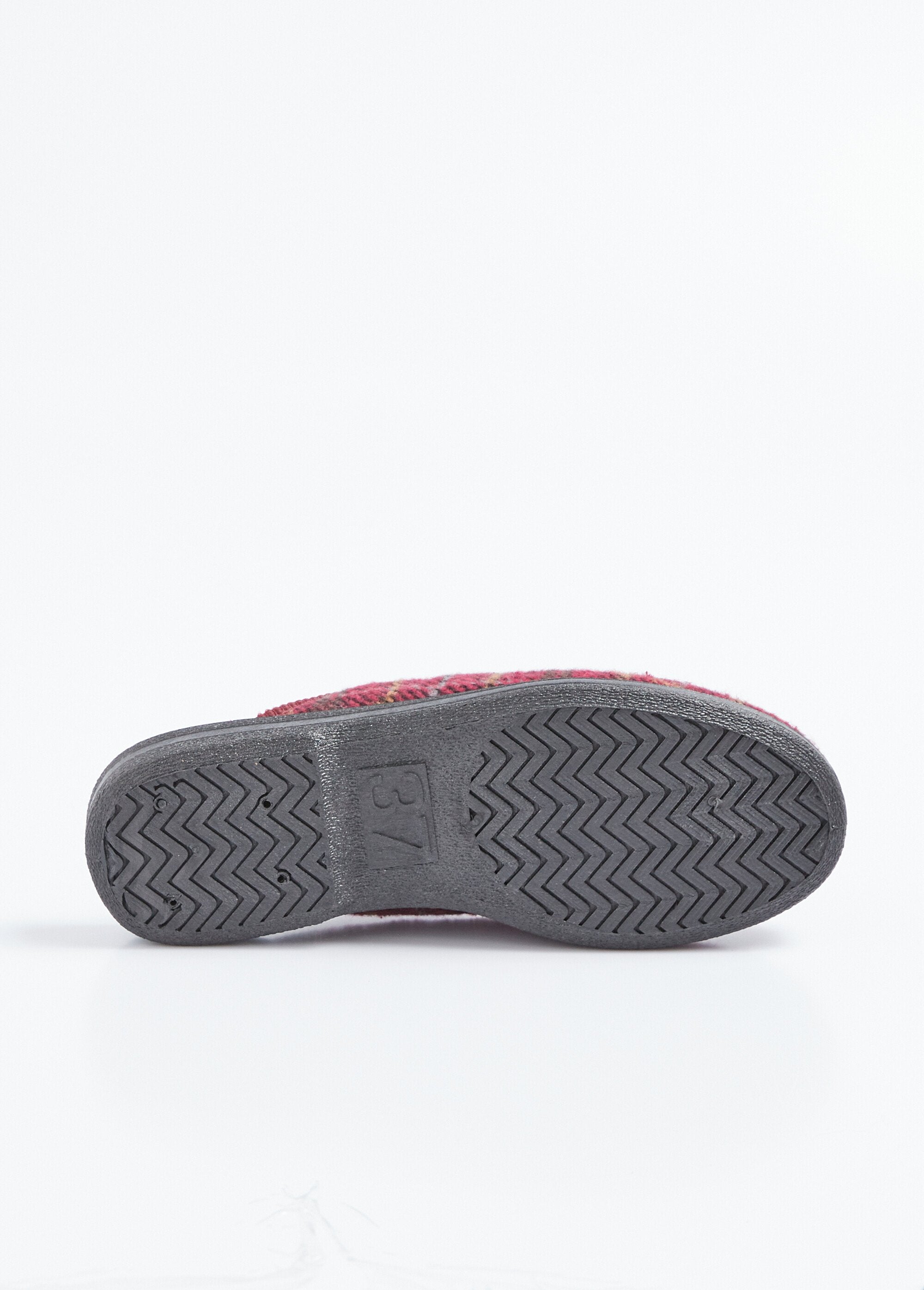 Pantuflas_tipo_mule_con_ancho_cómodo_y_elástico_Burdeos_UN1_slim