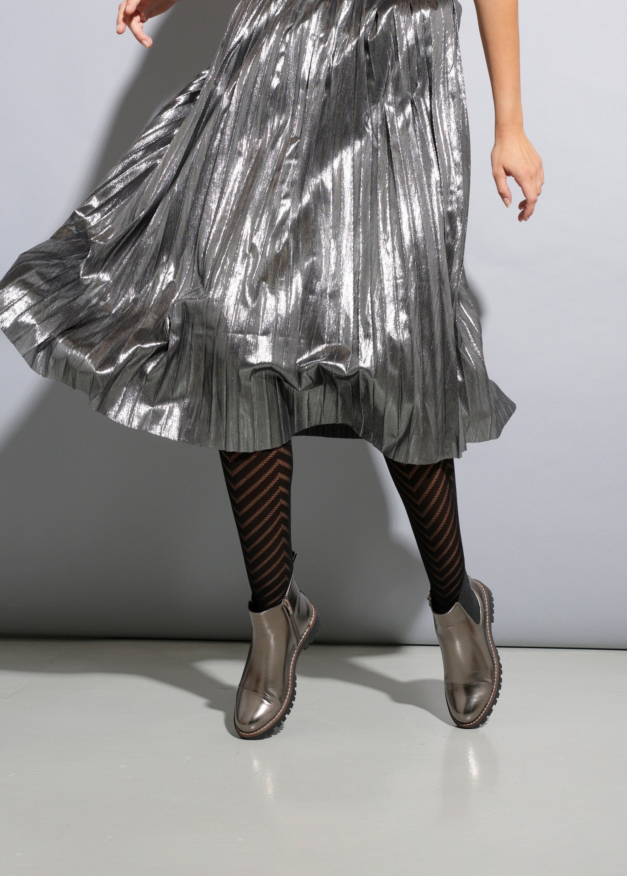 Botas_Chelsea_con_suela_con_tacos_de_ancho_cómodo_Gris_SF1_slim