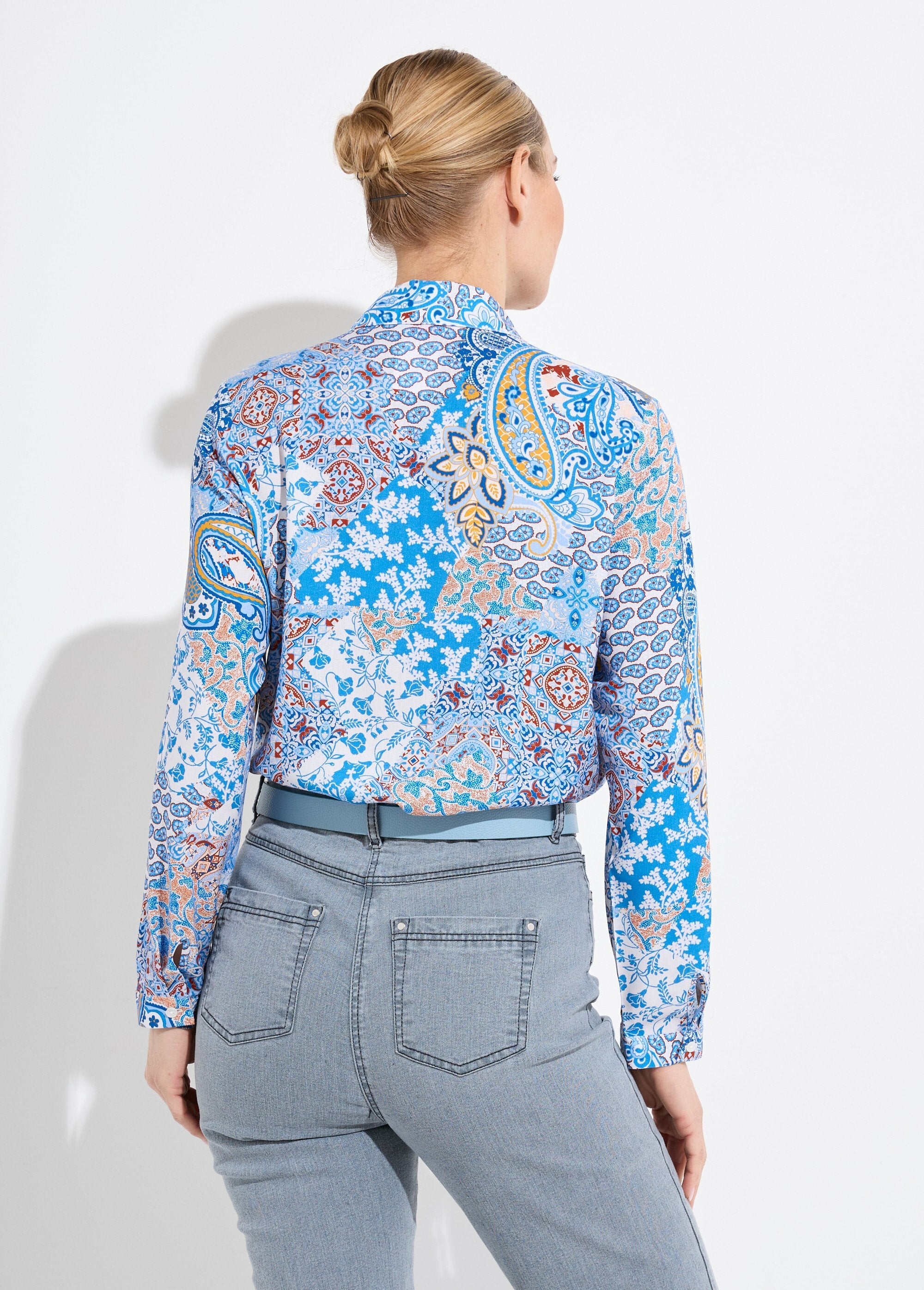 Blusa_larga_y_fluida_con_botones_y_estampado_paisley_Plano_DO1_slim