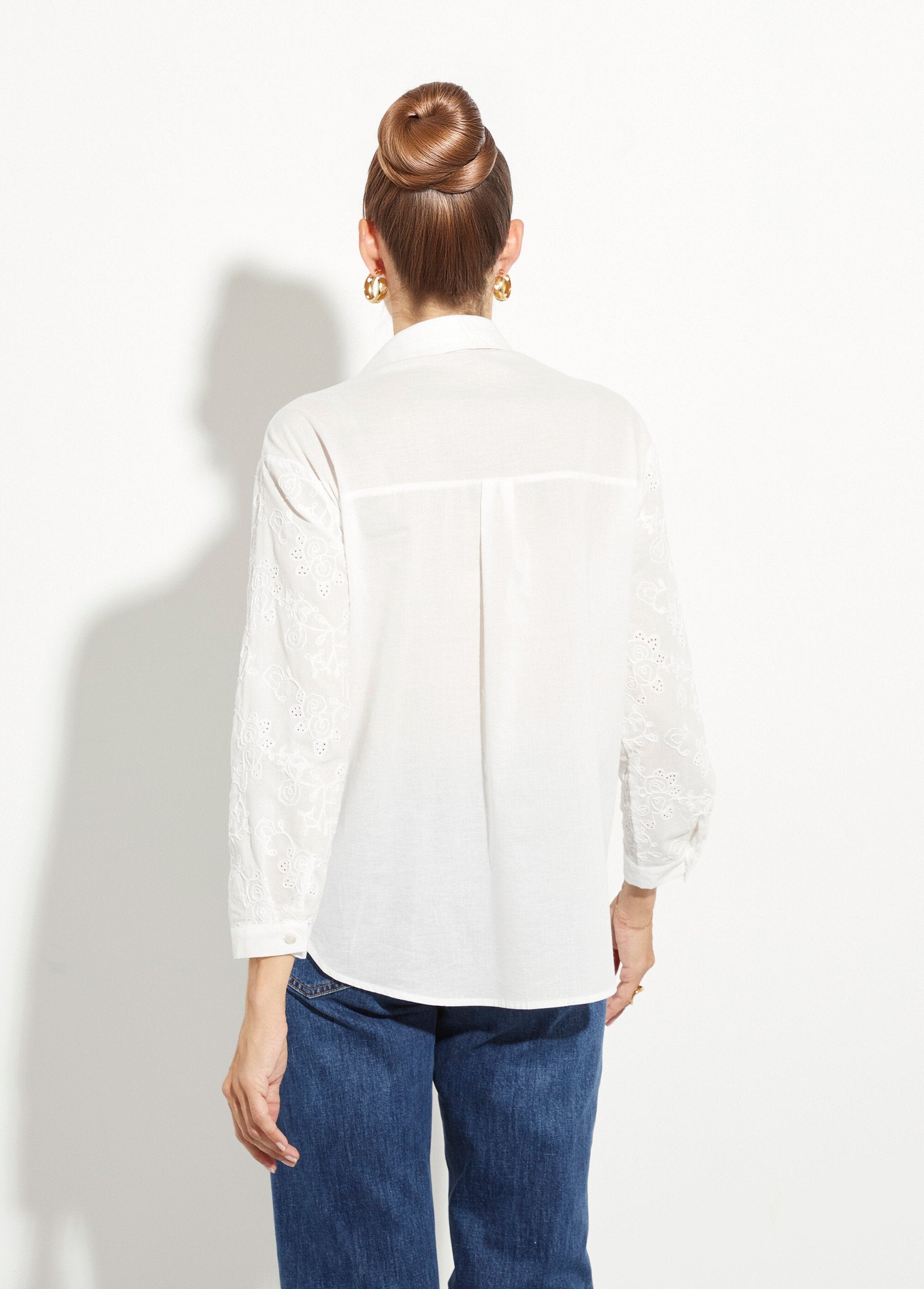 Blusa_de_algodón_bordada_con_estampado_floral_Blanco,_Blanca_DO1_slim