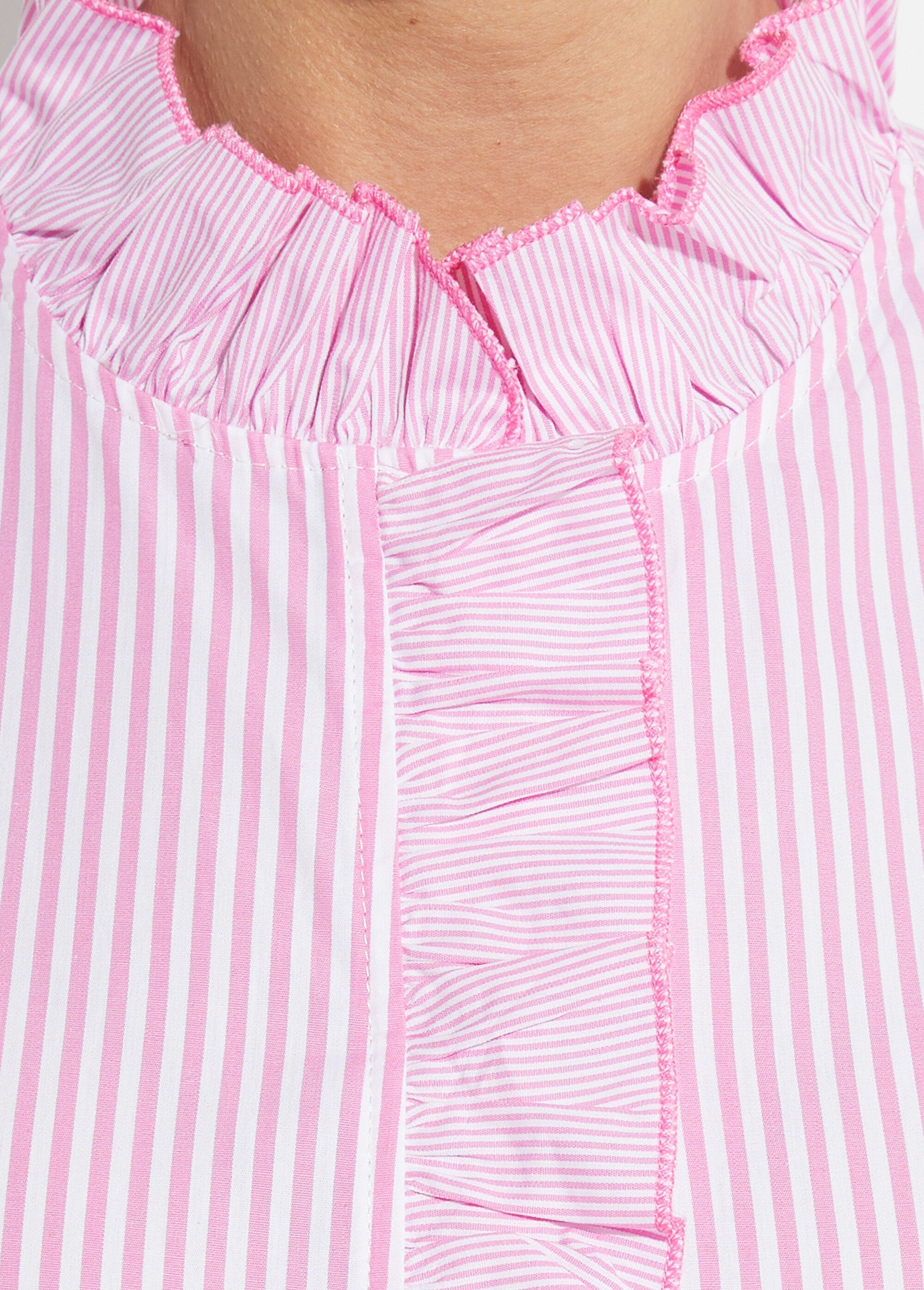Blusa_plisada_de_rayas_con_cuello_alto_Rosa_rayada_DE1_slim