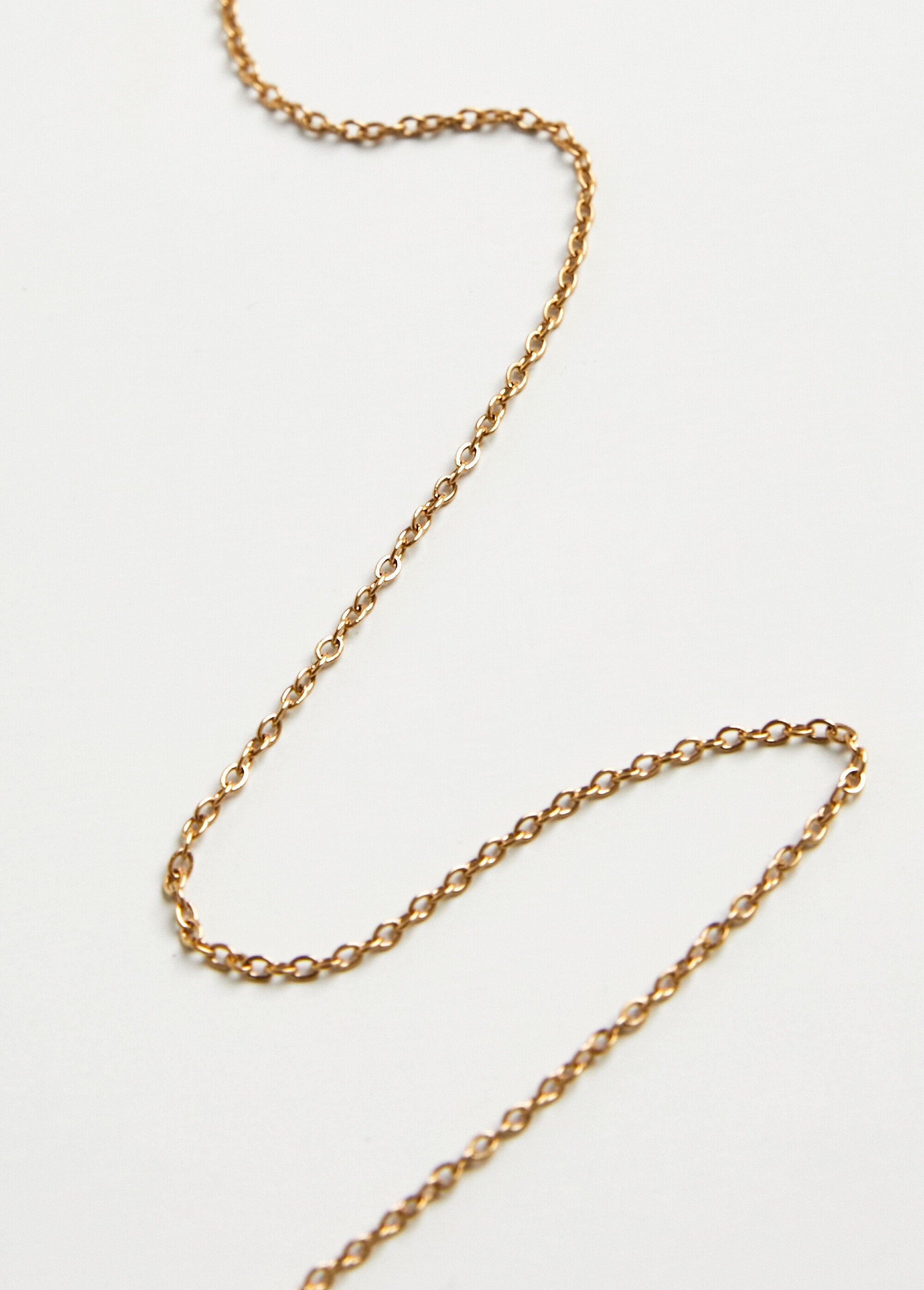 Collar_de_acero_con_colgante_en_forma_de_abanico_Dorado_DE4_slim