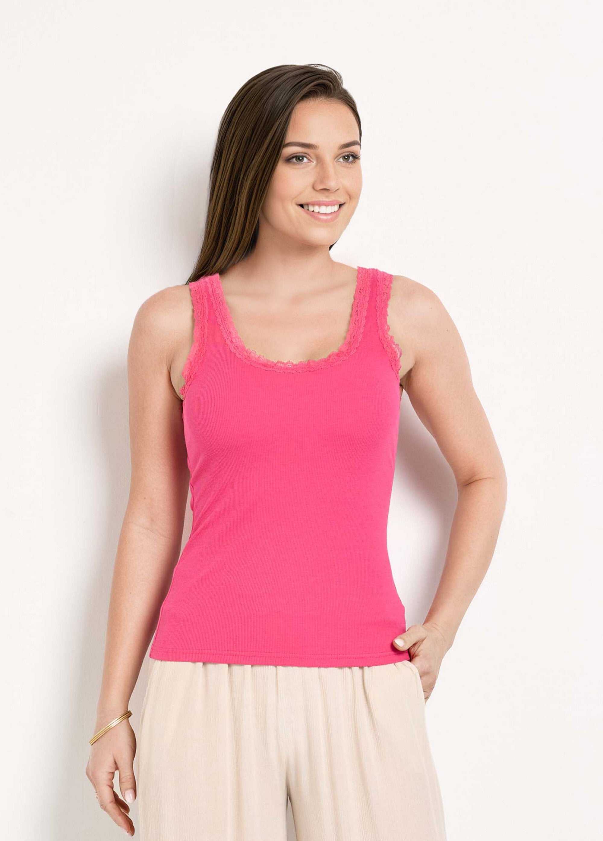 Top_de_tirantes_de_canalé_fino_con_ribete_de_encaje_Fucsia_FA1_slim