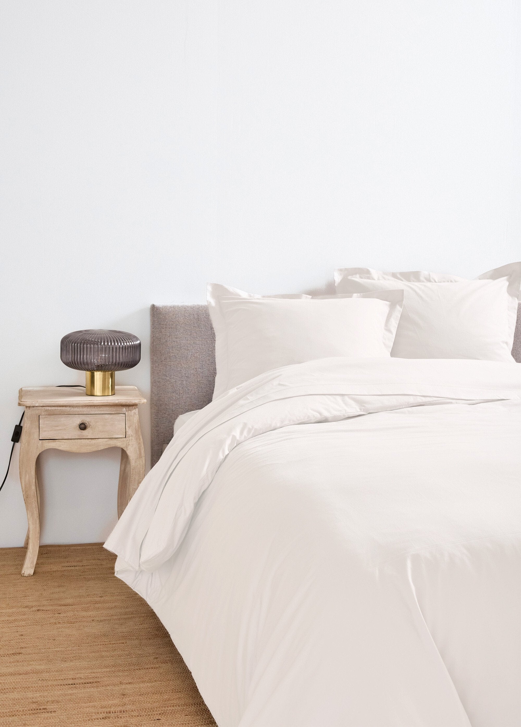 Sábana_bajera_de_algodón_lisa_Blanco,_Blanca_DE1_slim