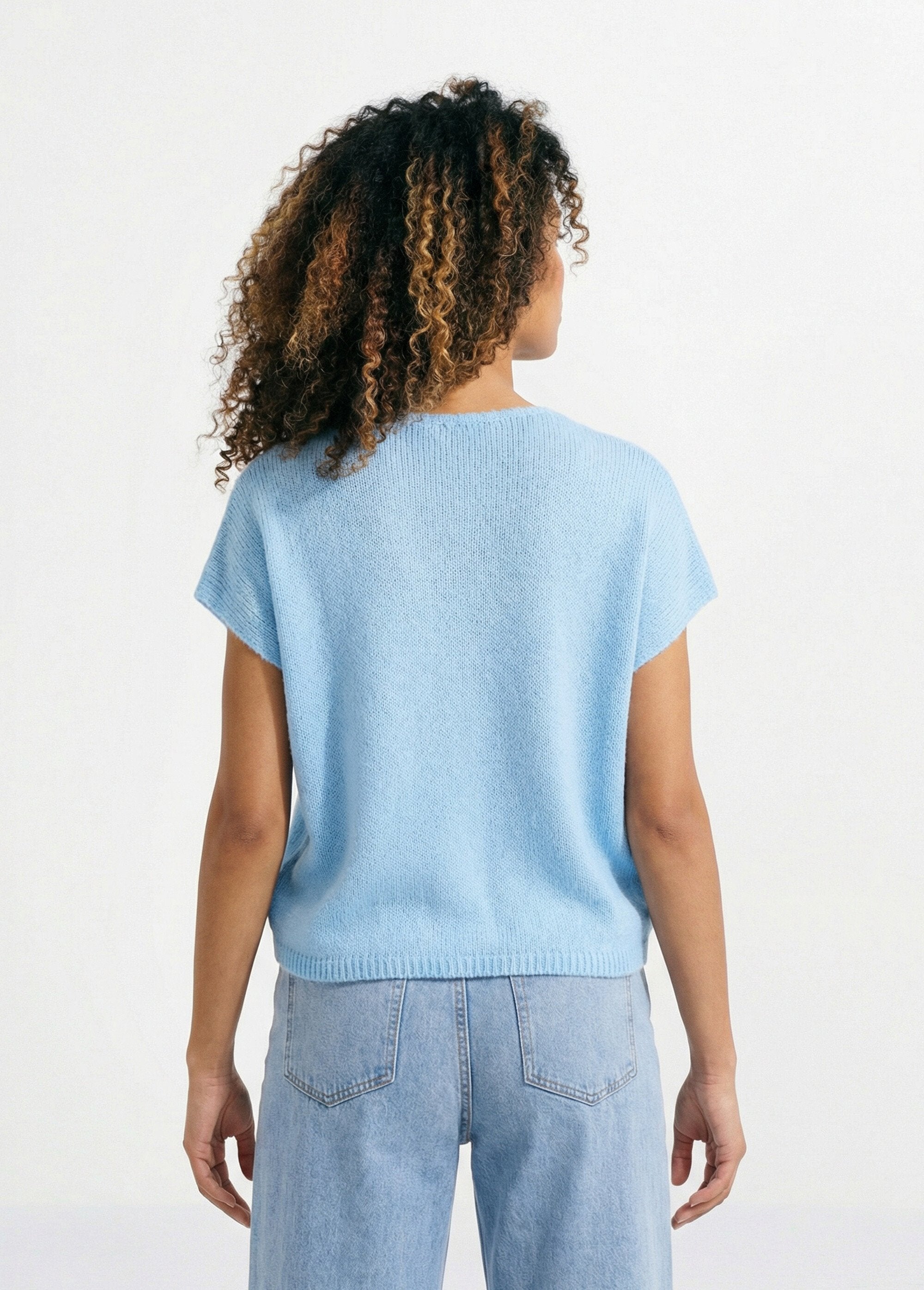 Chaleco_de_manga_corta_con_botones_metálicos_Cielo_azul_DO1_slim