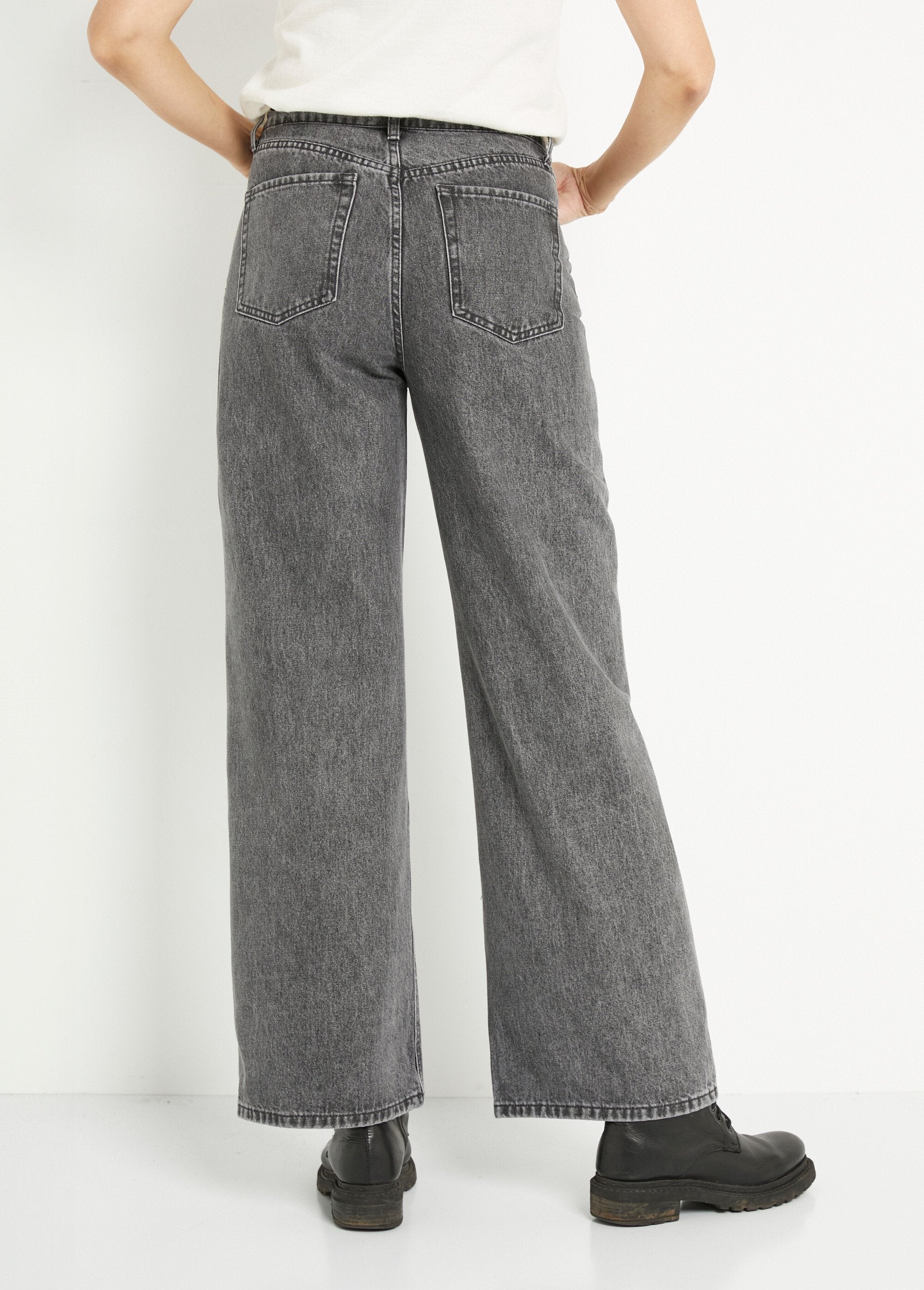 Vaqueros_de_mujer_de_corte_ancho_5_bolsillos_Gris_DO1_slim