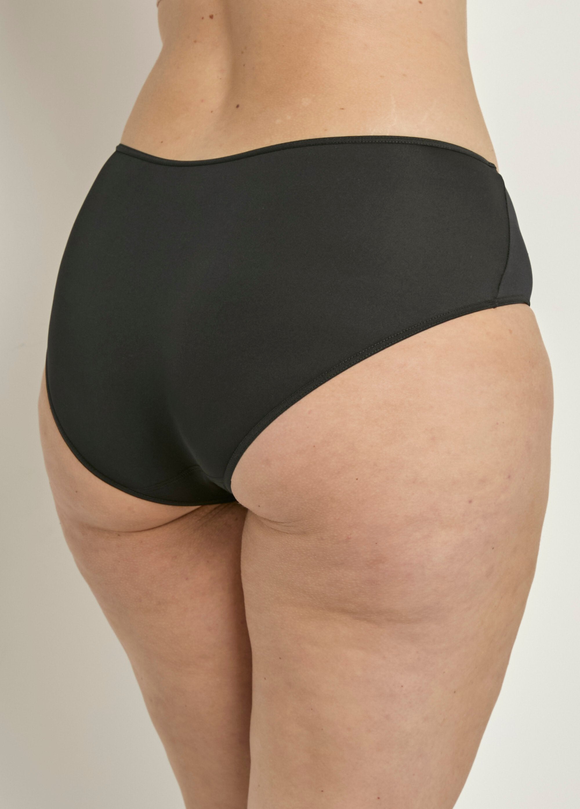 Braguitas_básicas_suaves_Negro_DO1_curvy