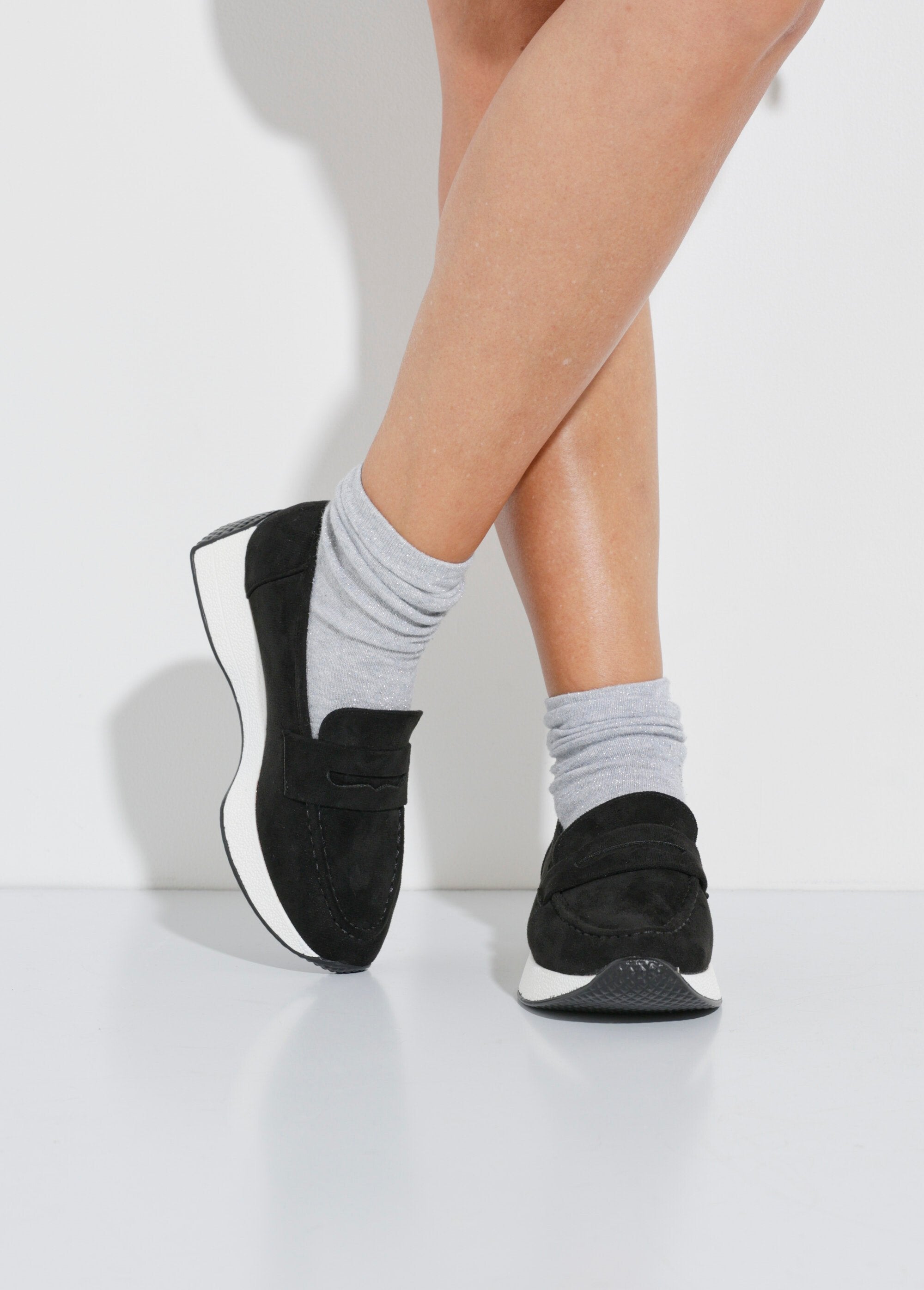 Mocasines_de_cuña_en_contraste_Negro_SF1_slim