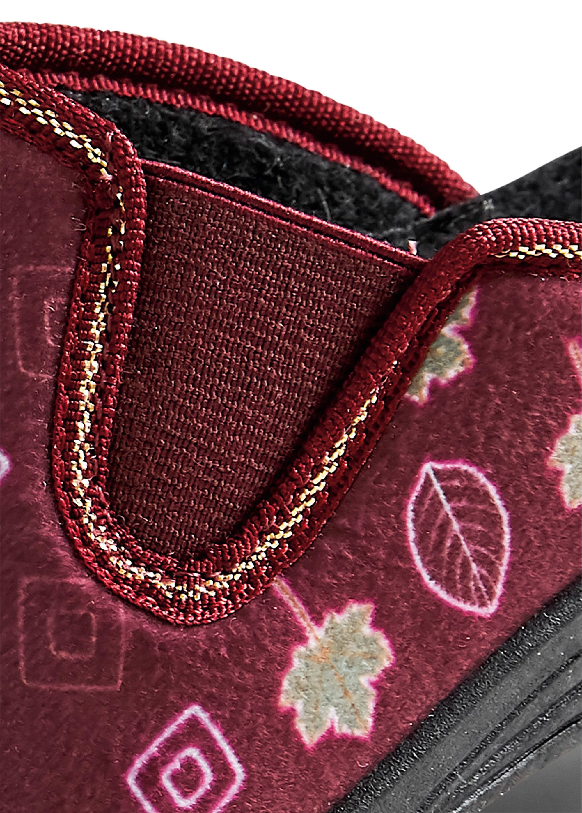 Zapatillas_tipo_mule_con_tacón_ancho_y_confort_Estampado_burdeos_DE1_slim