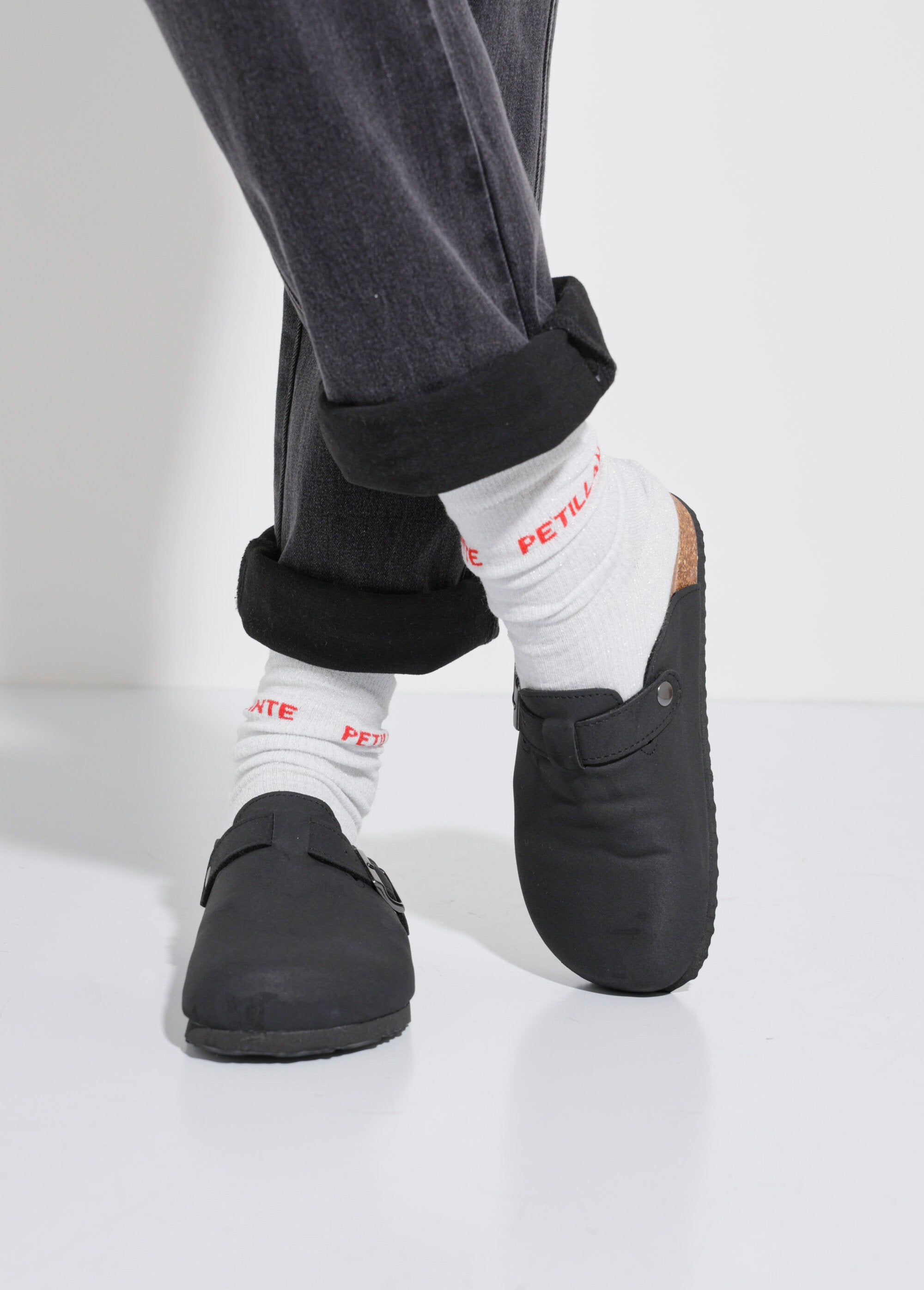 Mules_con_hebilla_y_suela_anatómica_Negro_SF1_slim