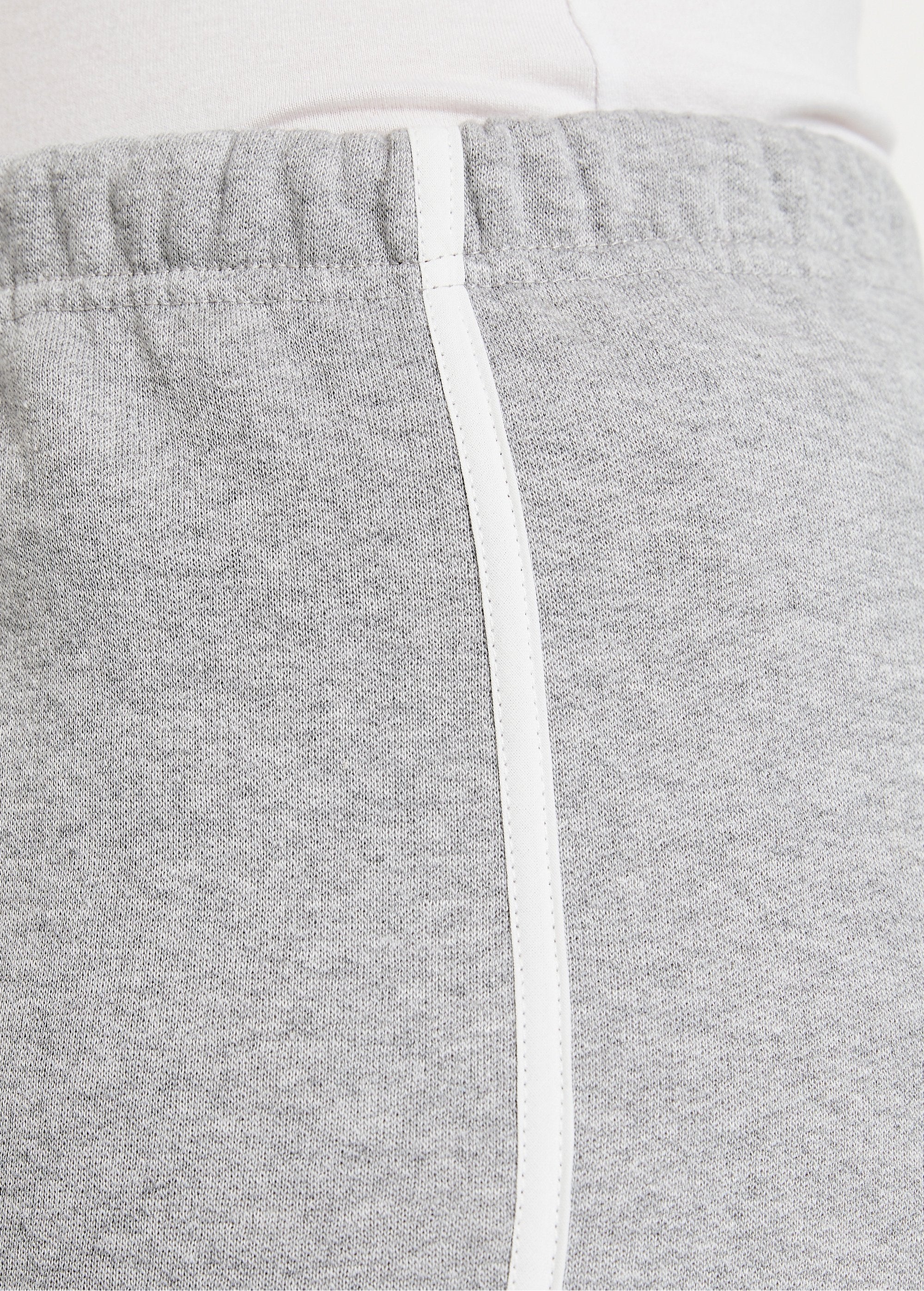 Pantalones_cortos_de_estar_por_casa_con_cinturilla_elástica_y_forro_polar._Gris_jaspeado_DE2_curvy