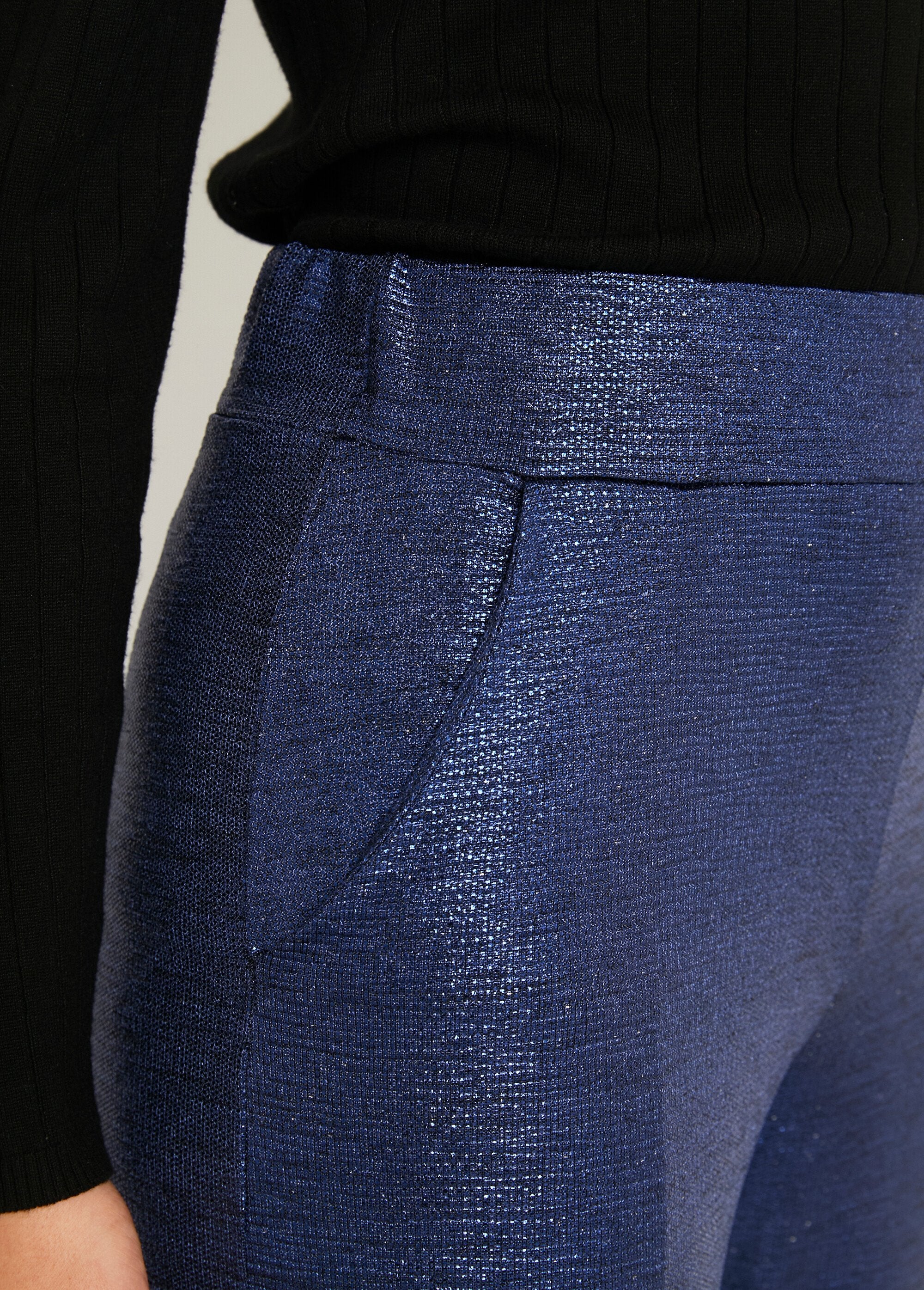 Pantalón_punto_brillo_cintura_ancha_elástica_azul_medianoche_DE2_slim
