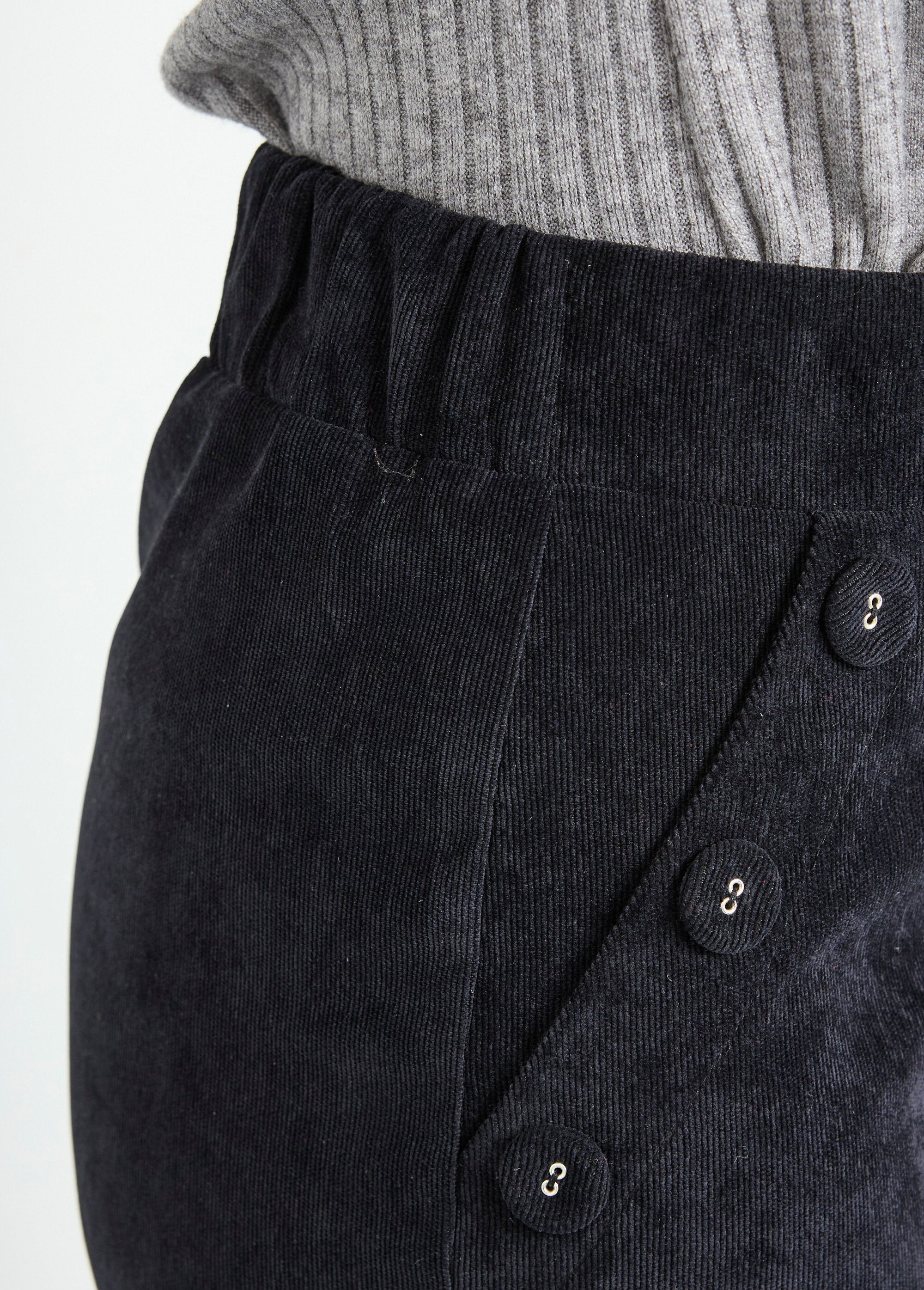 Pantalones_de_pana_de_pierna_ancha_con_cintura_semielástica_Negro_DE2_slim