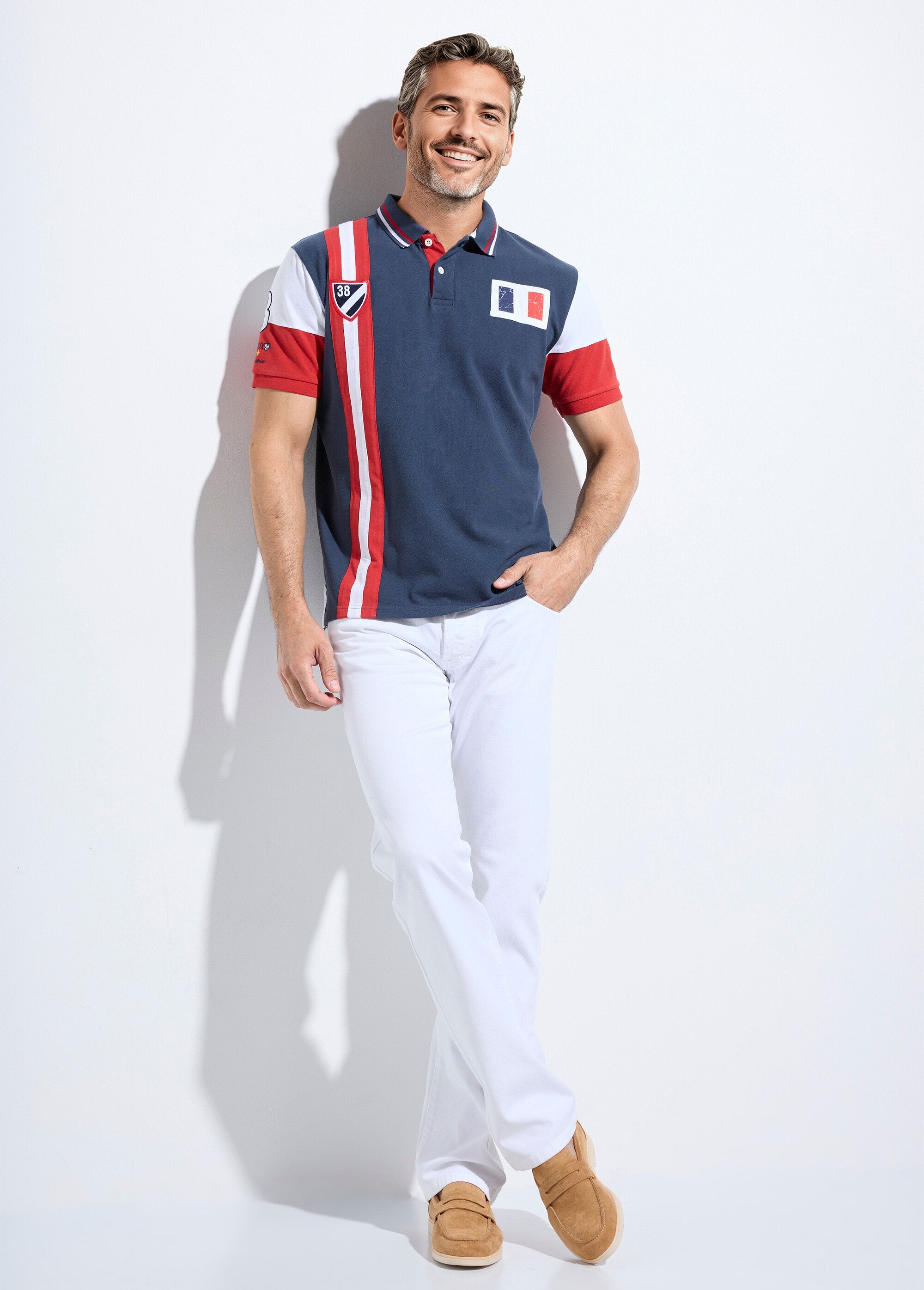 Polo_tricolor_con_elegantes_detalles_deportivos_Marina_SF1_slim