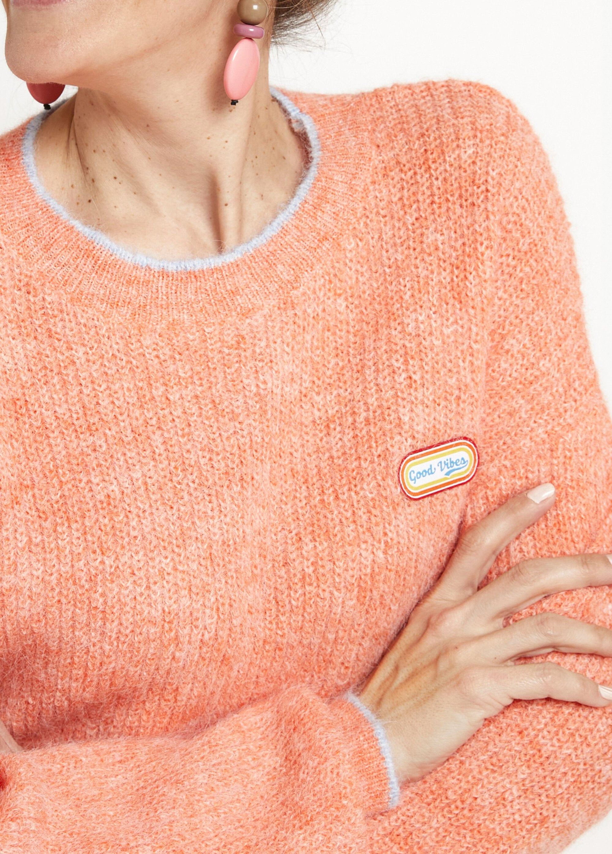 Suéter_cálido_con_parche_de_mensaje_de_lana._naranja_DE1_slim