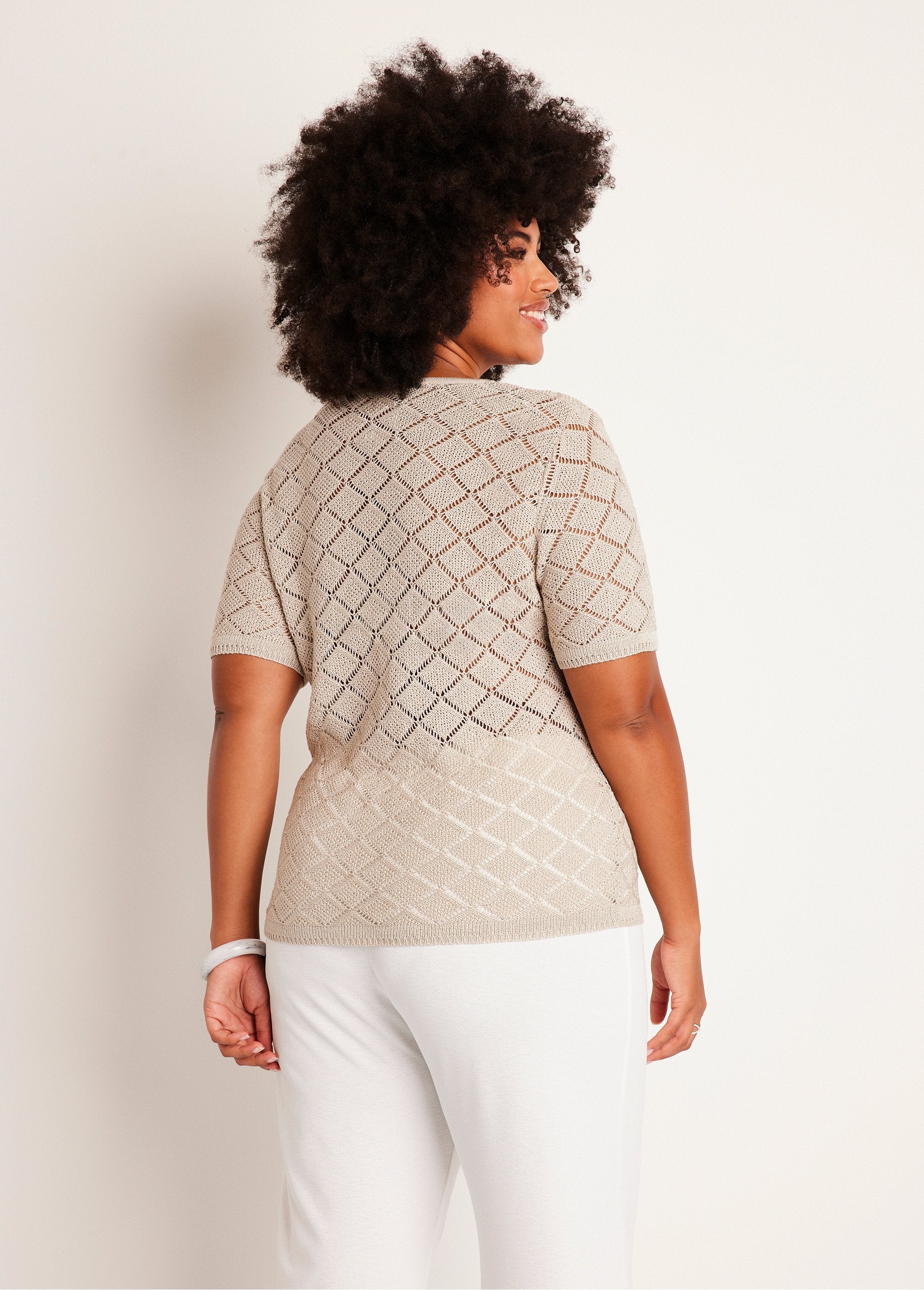 Jersey_corto_fino_calado_con_manga_corta._Cadena_DO1_curvy