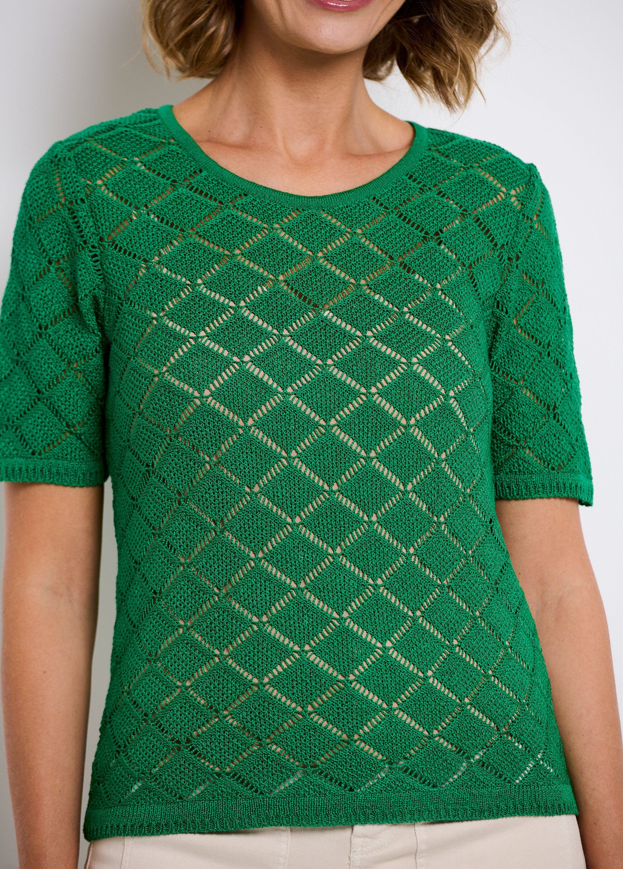 Jersey_corto_fino_calado_con_manga_corta._Verde_DE1_slim