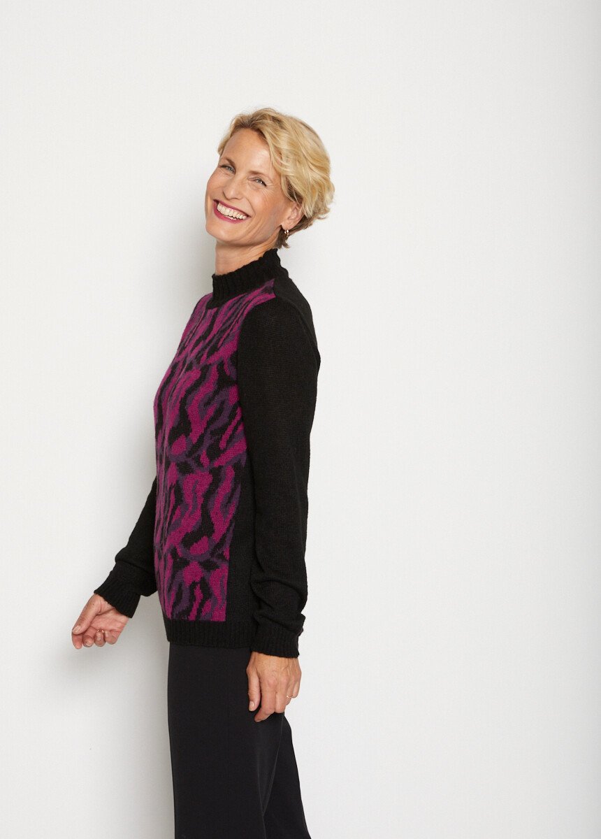 Jersey_jacquard_de_cuello_alto_Grosella_negra_y_negra_DR1_slim