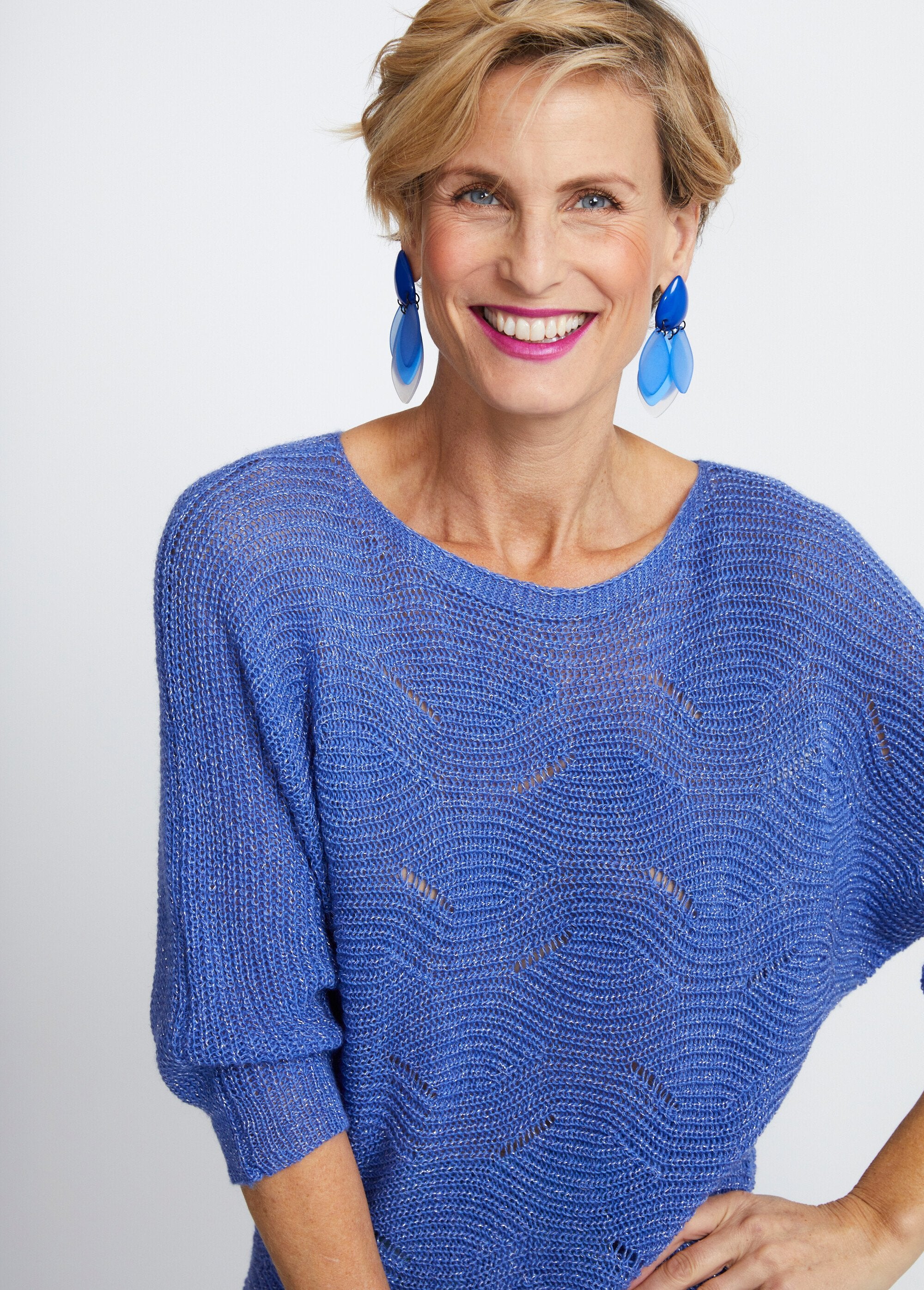 Suéter_de_punto_con_relieve_en_forma_de_caja_calada_Azul_DE1_slim