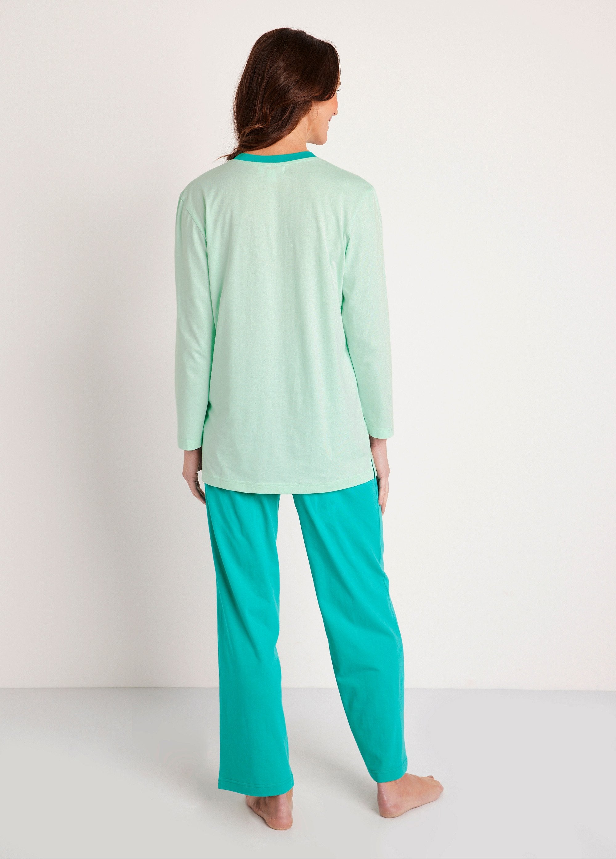 Pijama_de_algodón_con_botones_y_estampado_exótico_Estampado_tropical_DO1_slim