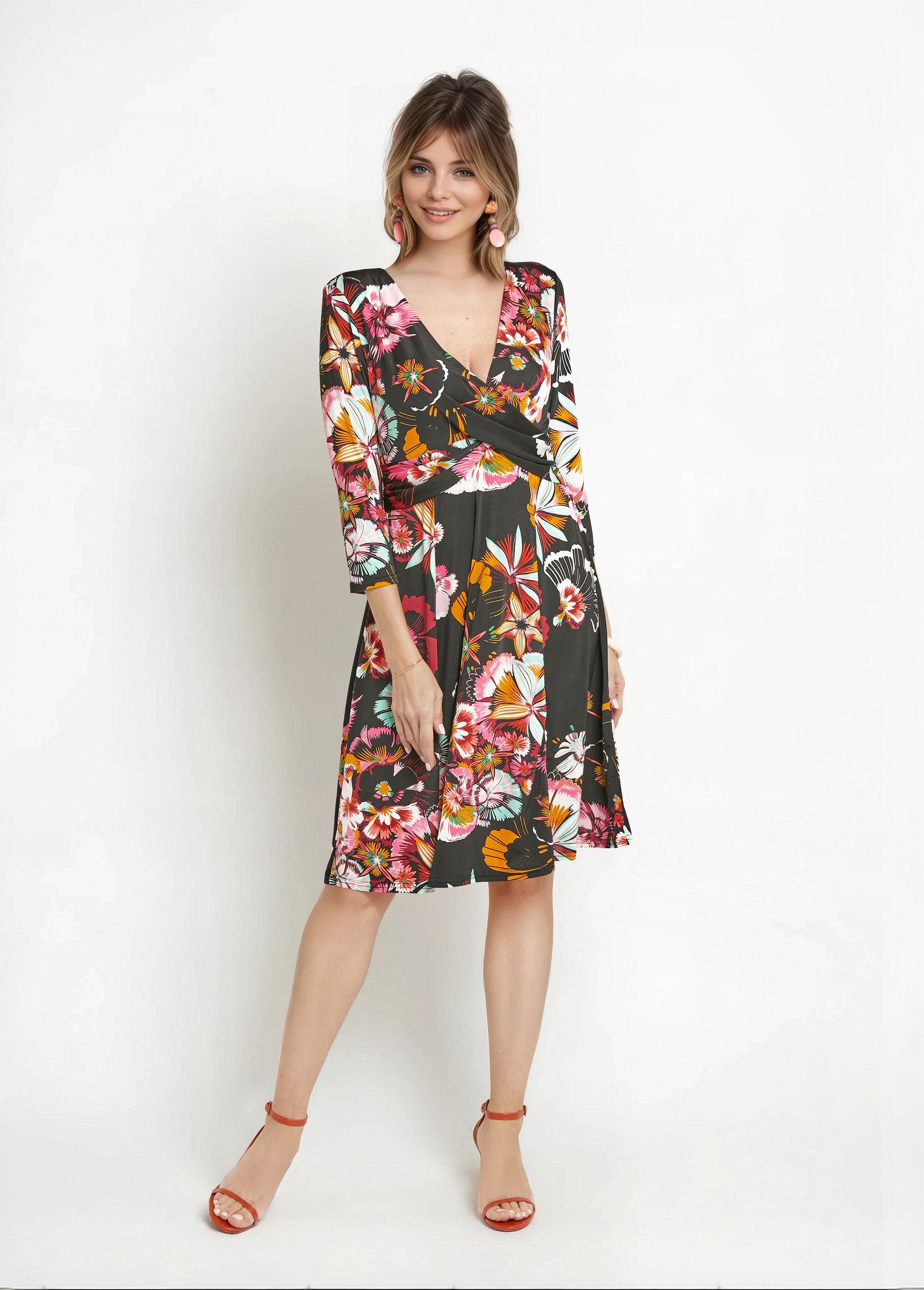 Vestido_cruzado_con_estampado_floral_japonés_Estampados_negros_FA1_slim