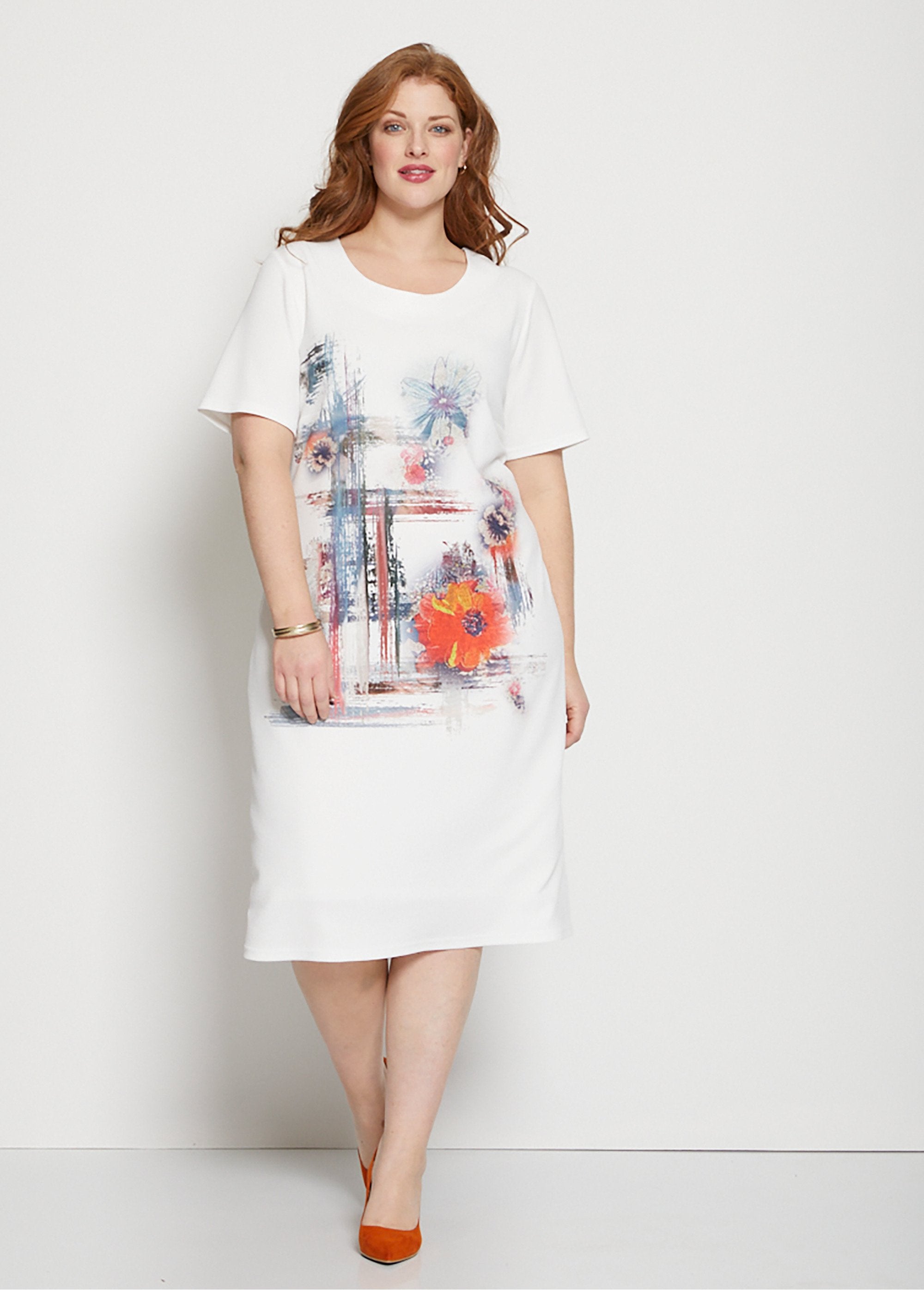 Vestido_recto_de_punto_con_motivos_estampados_fondo_natural_FA1_curvy