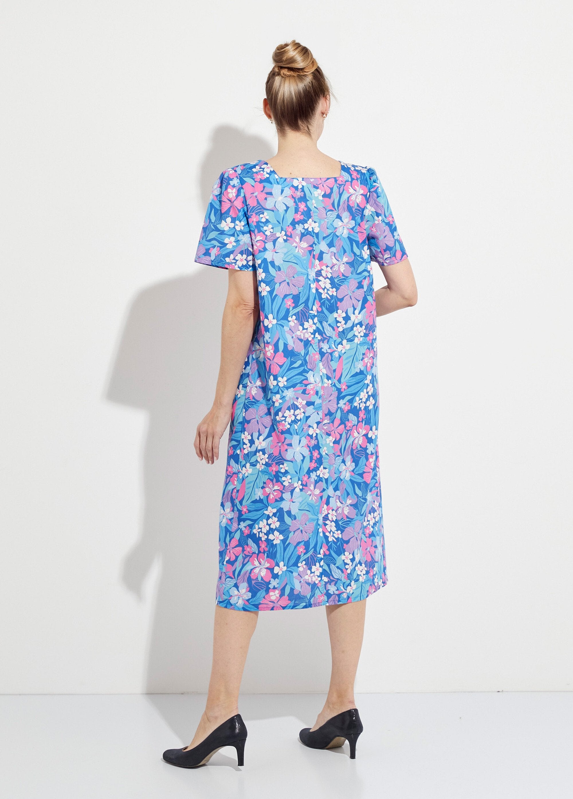 Vestido_corto_delantal_con_manga_corta._Azul_DO1_slim