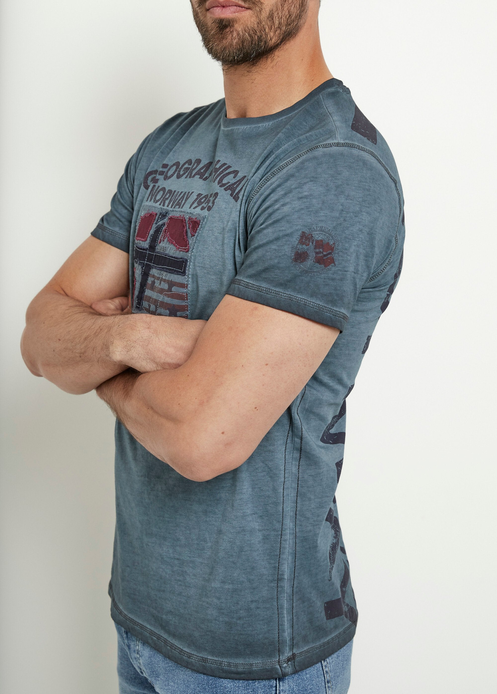 Camiseta_de_cuello_redondo_con_bandera_bordada_Marina_DR1_slim