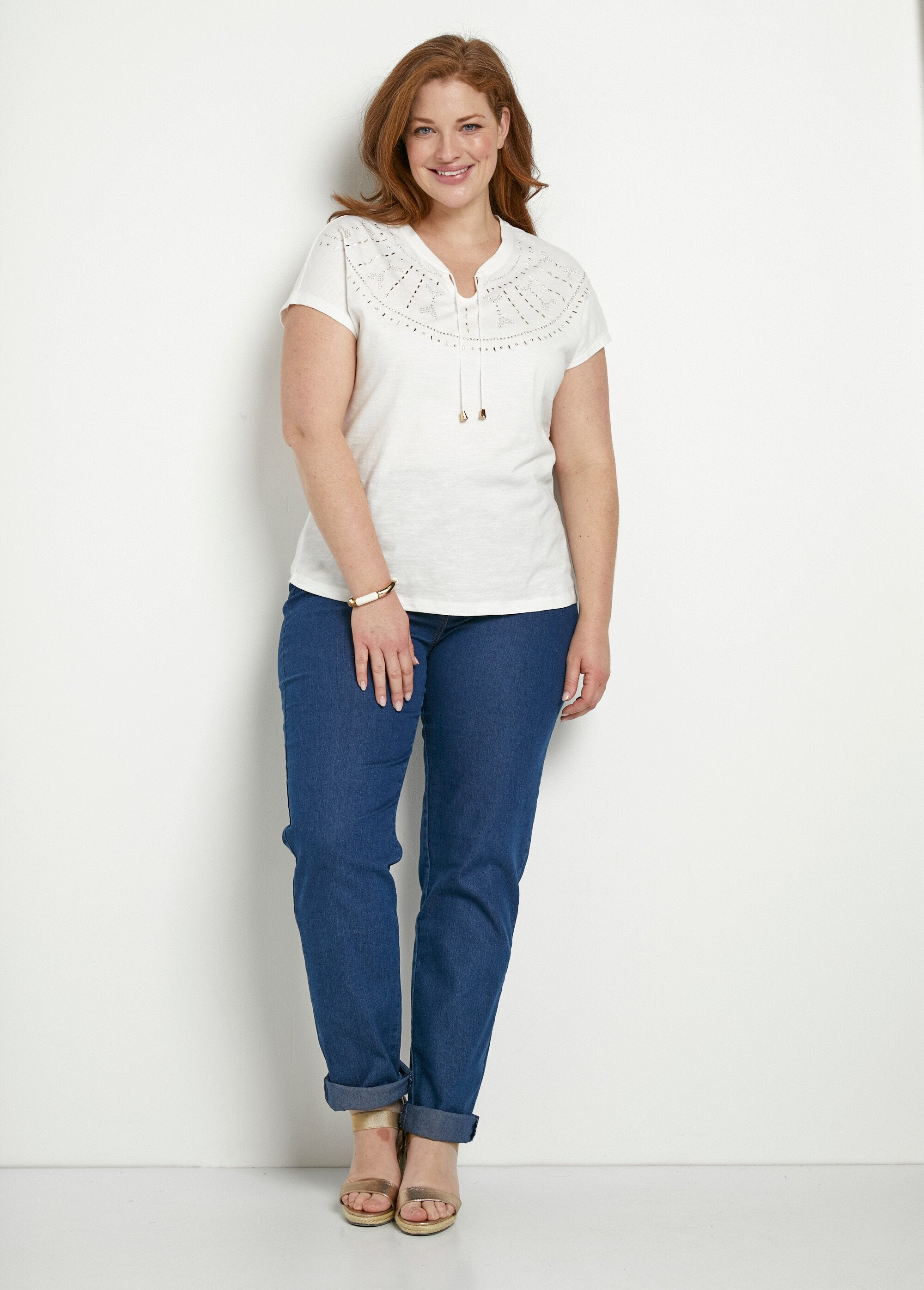 Camiseta_corta_lisa_punto_flameado_tachuelas_Blanco_roto_SF1_curvy