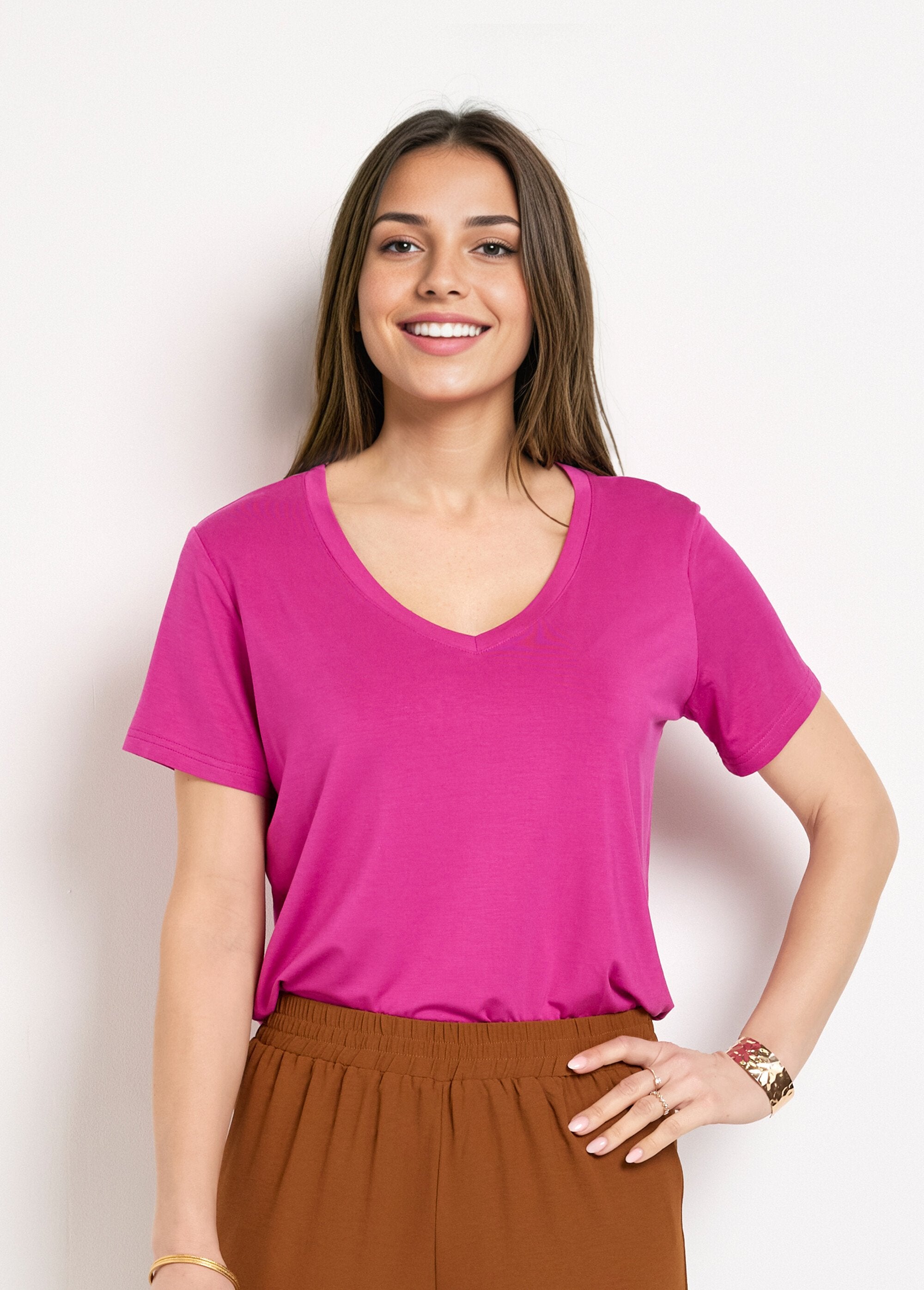 Camiseta_holgada_de_manga_corta_con_cuello_en_V_Buganvilla_FA1_slim