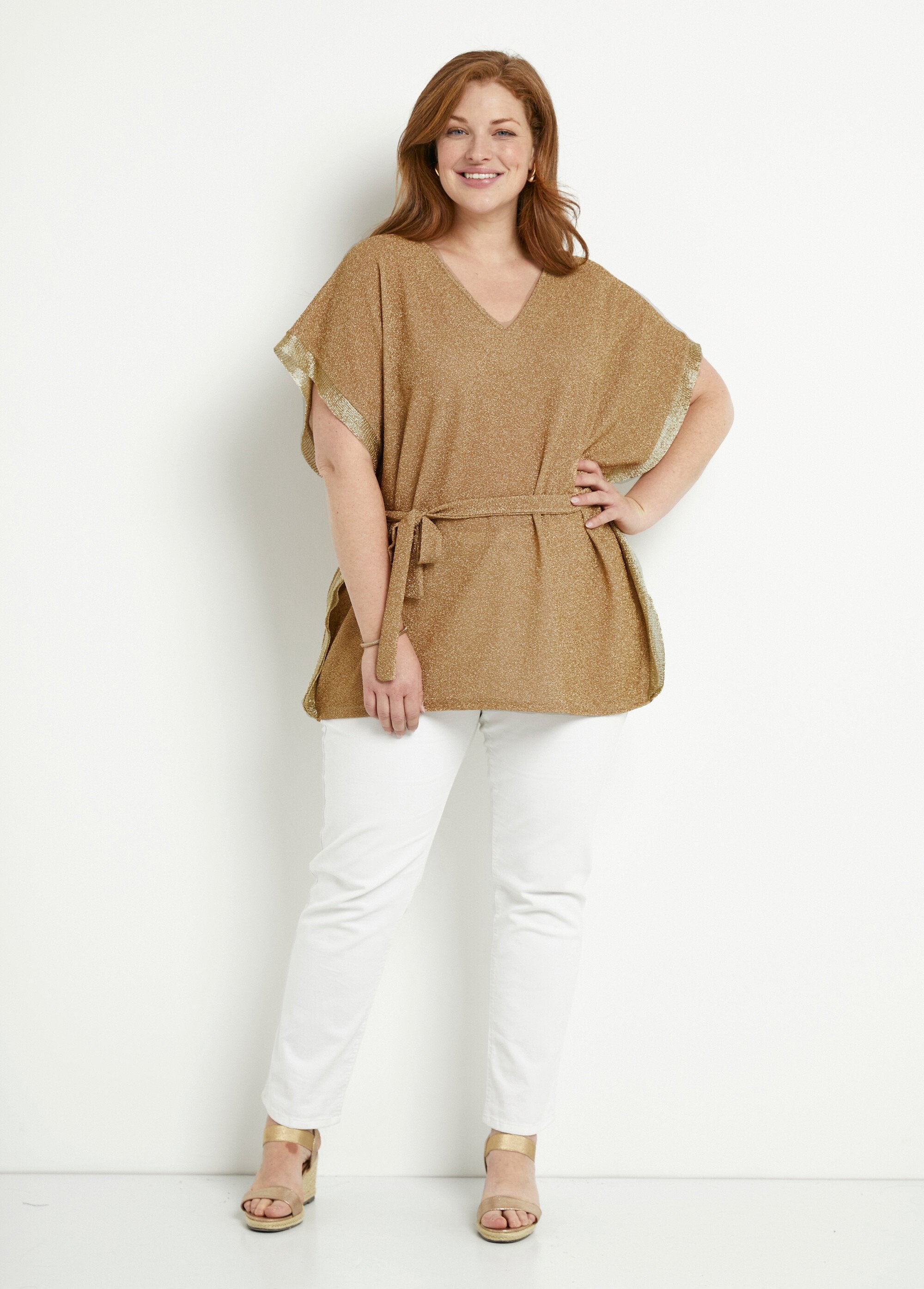 Camiseta_larga_con_mangas_de_murciélago_en_dorado_brillante_Dorado_SF1_curvy