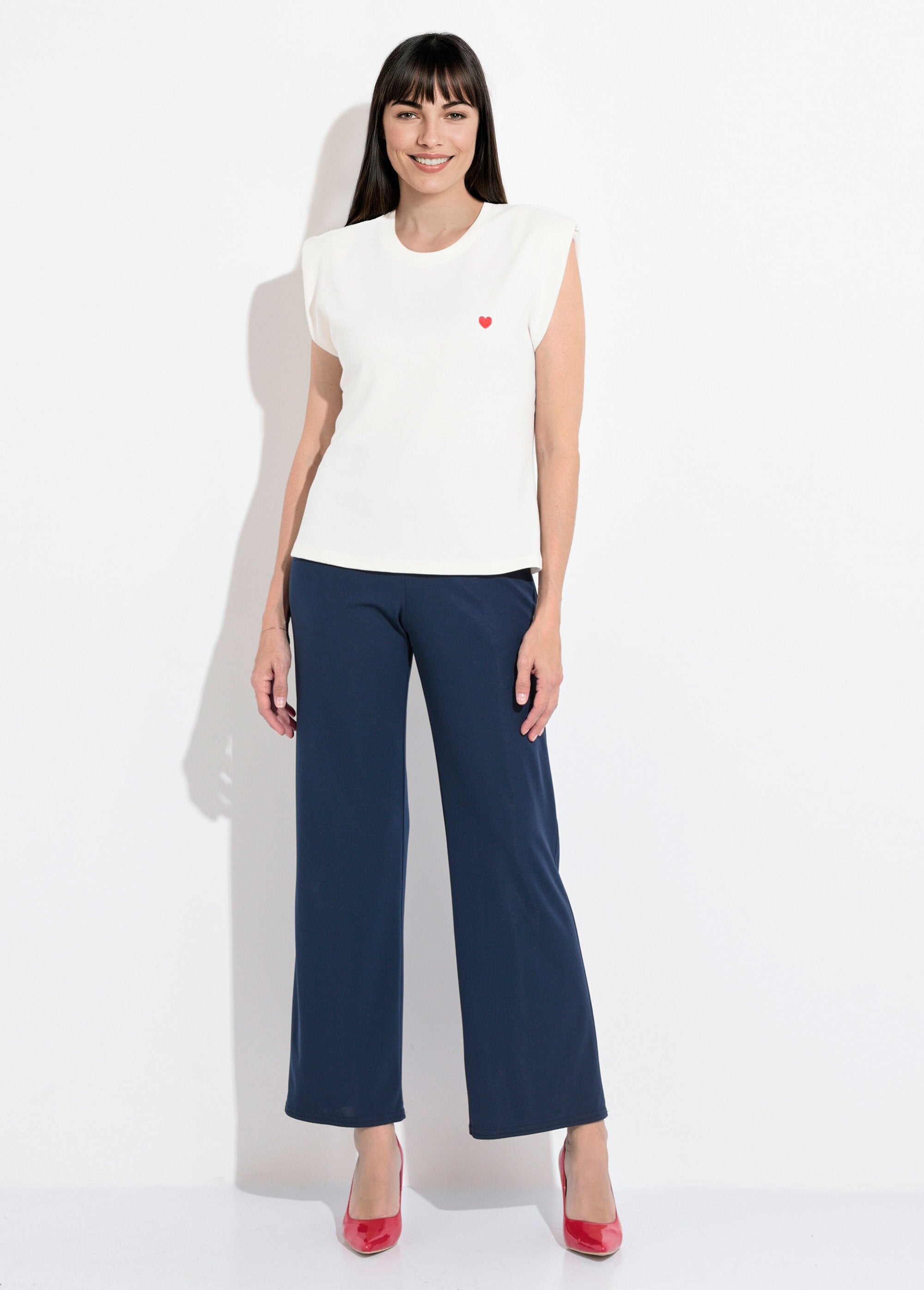 Camiseta_de_malla_elegante_con_bordado_de_corazón_Blanco,_Blanca_SF1_slim