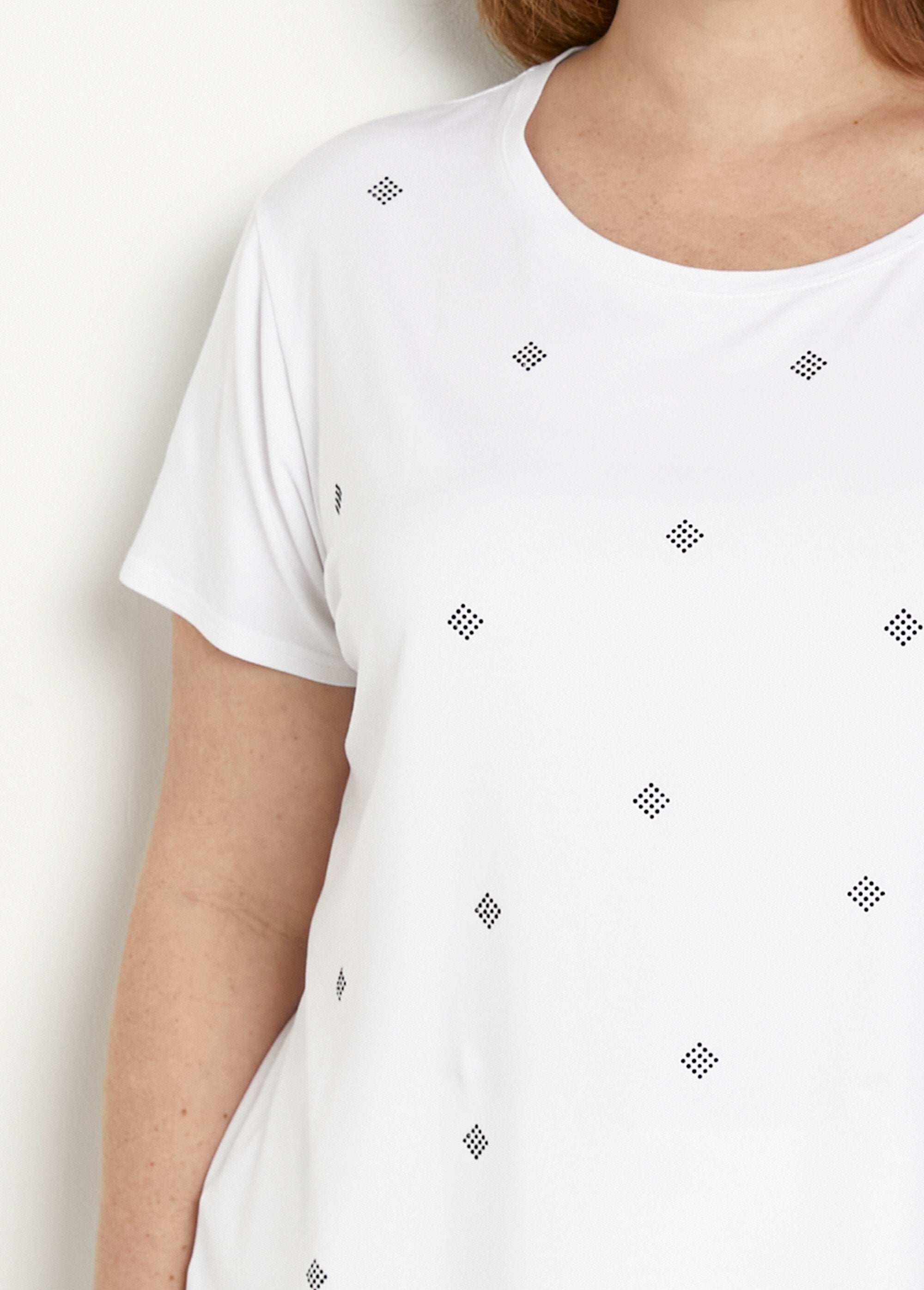 Camiseta_lisa_manga_corta_cuello_redondo_strass_Blanco,_Blanca_DE1_curvy