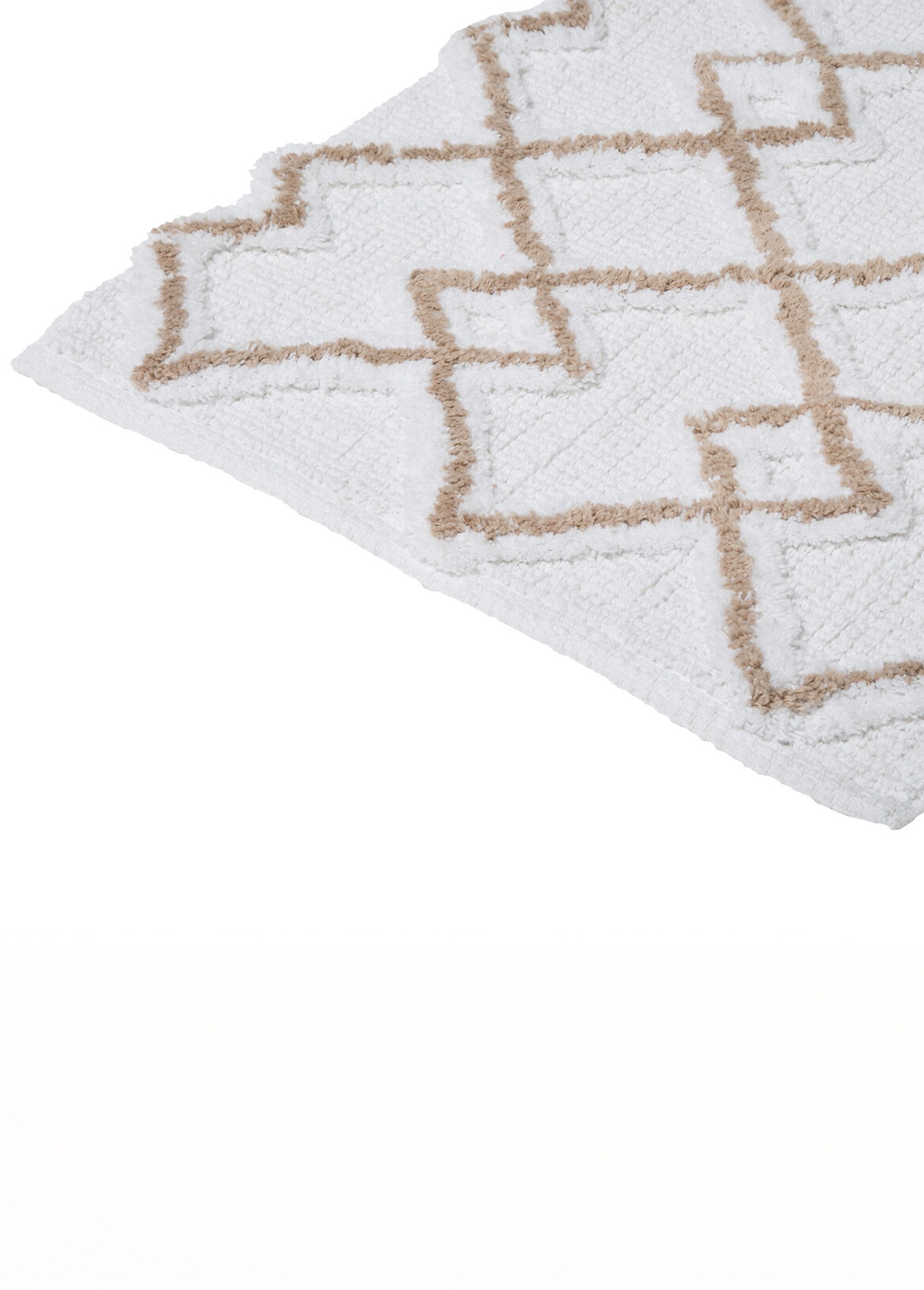 Alfombra_de_baño_de_inspiración_étnica_Blanco_y_beige_DE1_slim