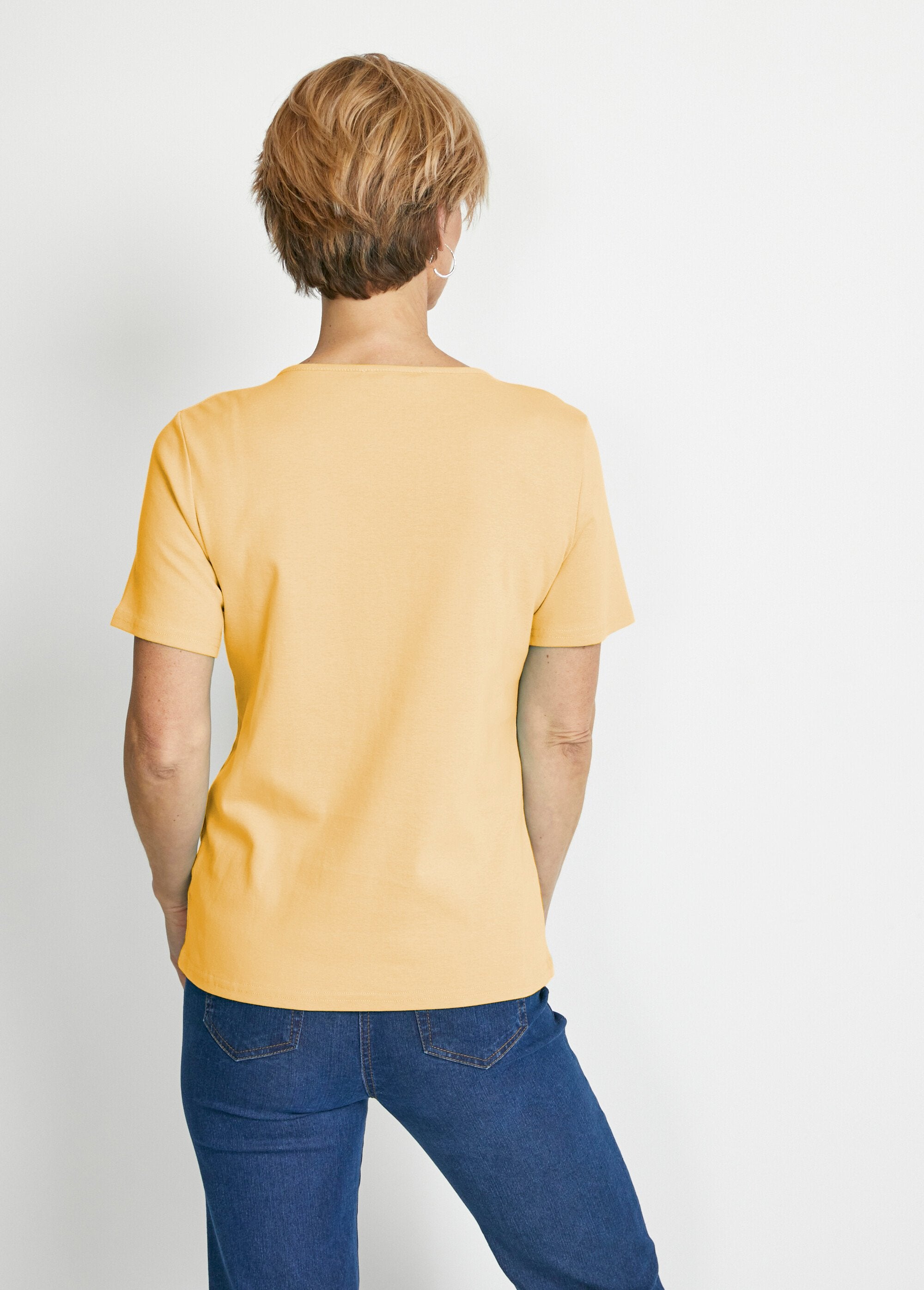 Camiseta_de_manga_corta_con_tachuelas_AMARILLO_DO1_slim