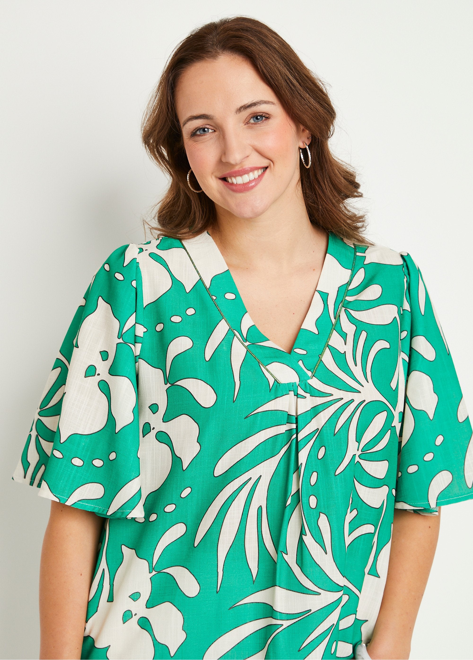 Túnica_larga_y_holgada_Verde_y_crudo_DE1_curvy