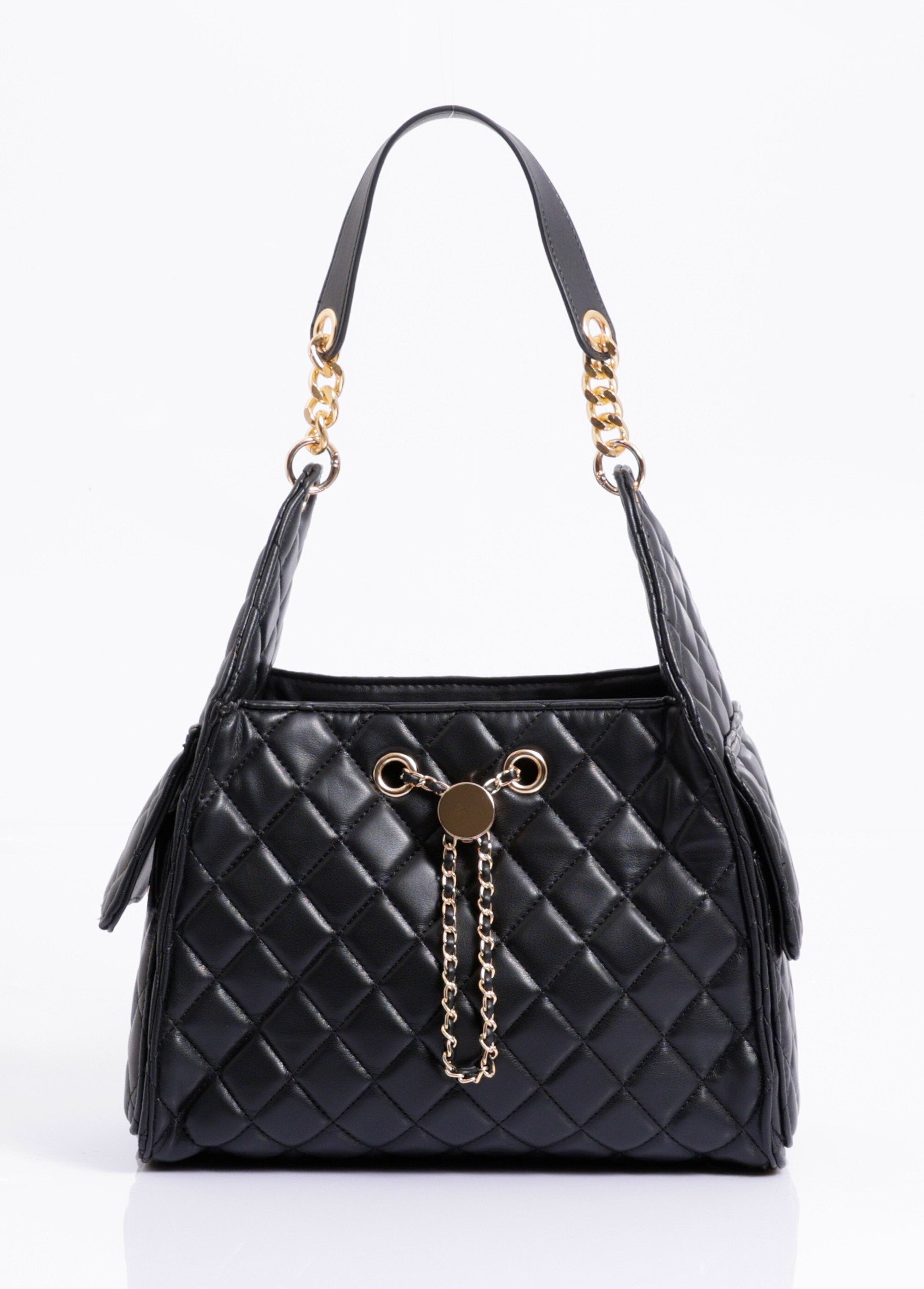 Bolso_acolchado_elegante_con_detalles_metálicos_Negro_FA1_slim