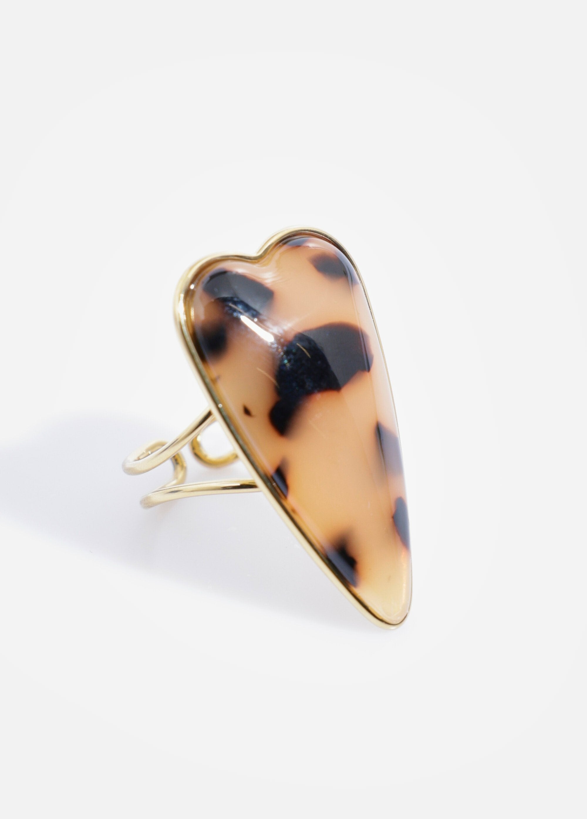 Anillo_de_acero_inoxidable_con_forma_de_corazón_de_carey_Oro_y_escamas_FA1_slim