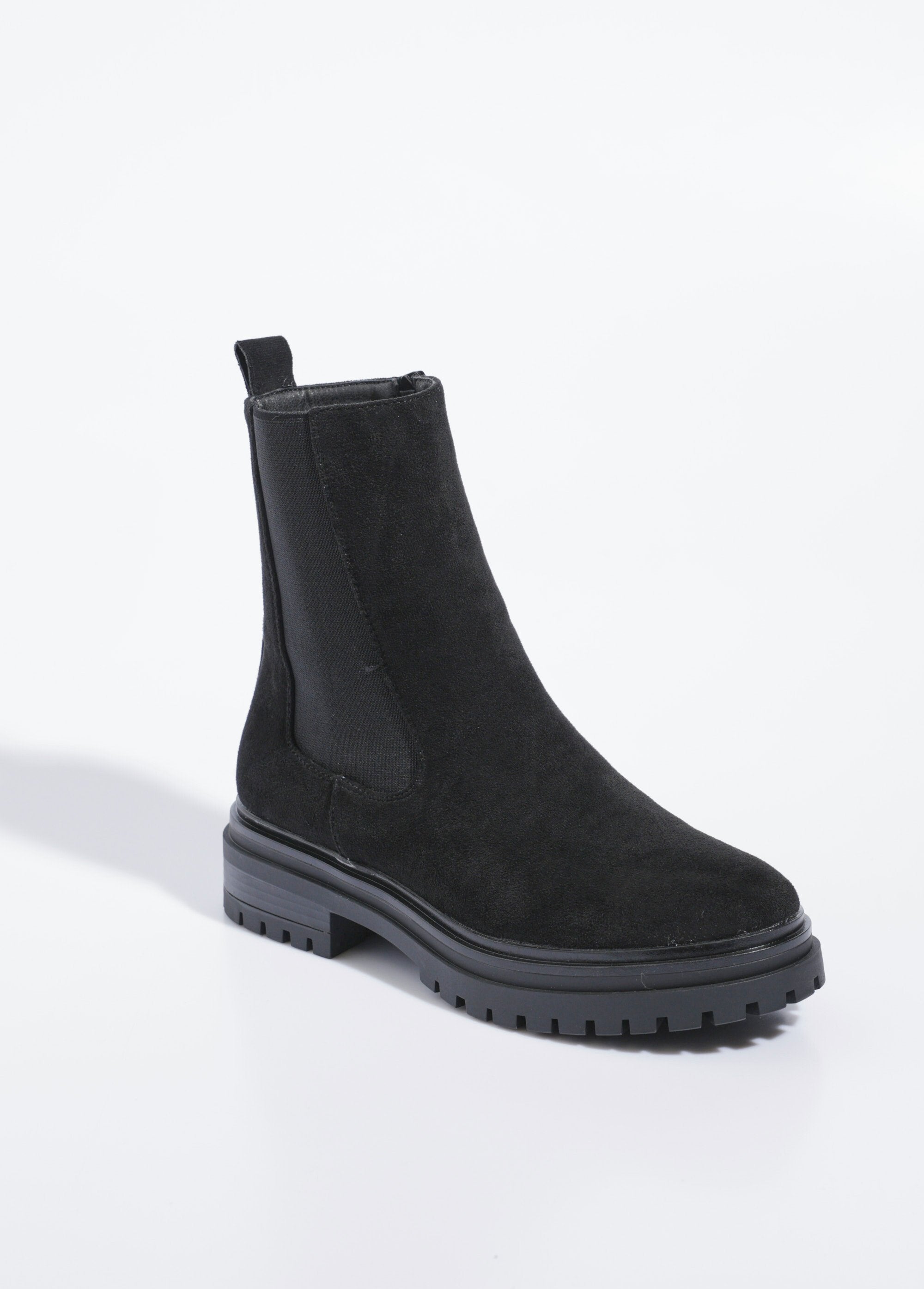Botas_altas_Chelsea_con_suela_con_tacos_Negro_FA1_slim