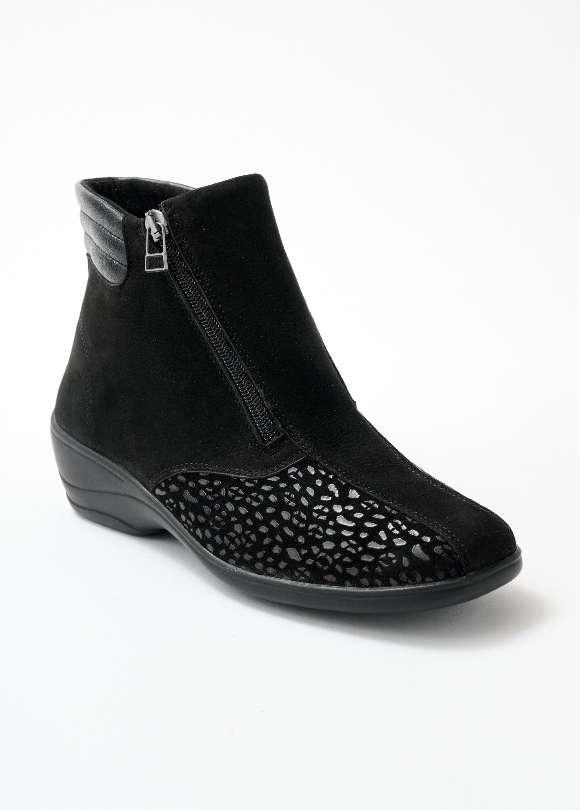 Botas_de_piel_nobuck_con_laterales_elásticos_Negro_FA1_slim