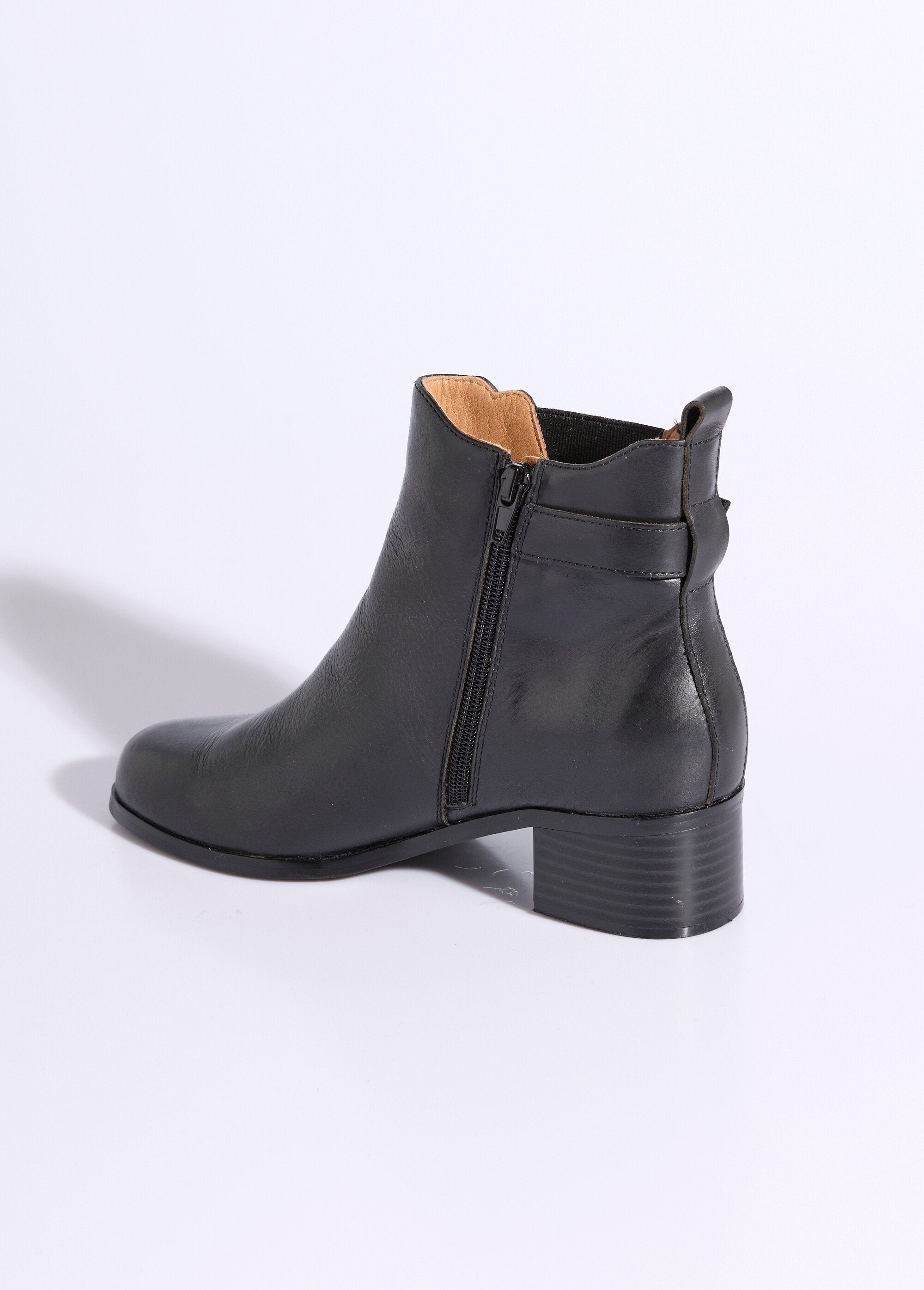 Botas_de_piel_con_tacón_estilo_montar_Negro_DO1_slim