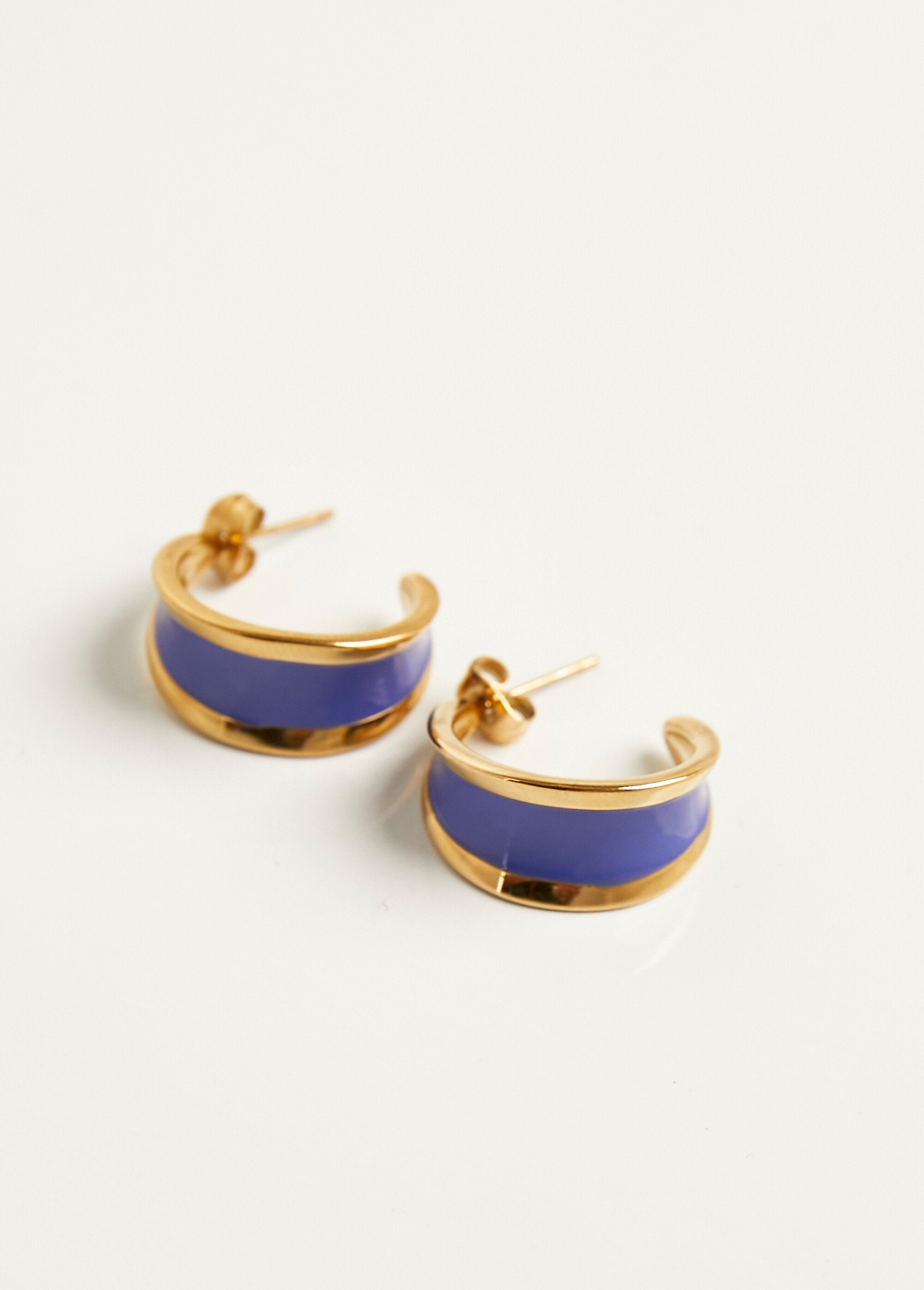 Pendientes_de_aro_de_esmalte_y_acero_Oro_y_azul_DE1_slim