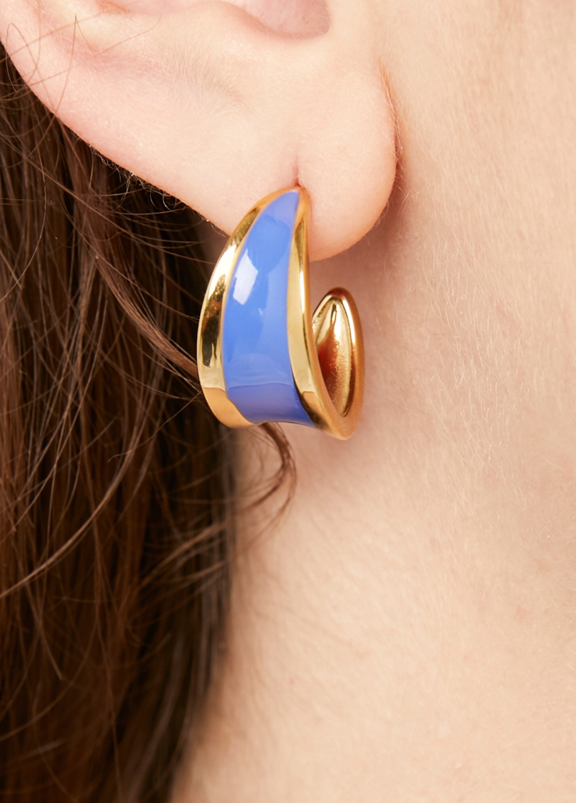 Pendientes_de_aro_de_esmalte_y_acero_Oro_y_azul_FA2_slim