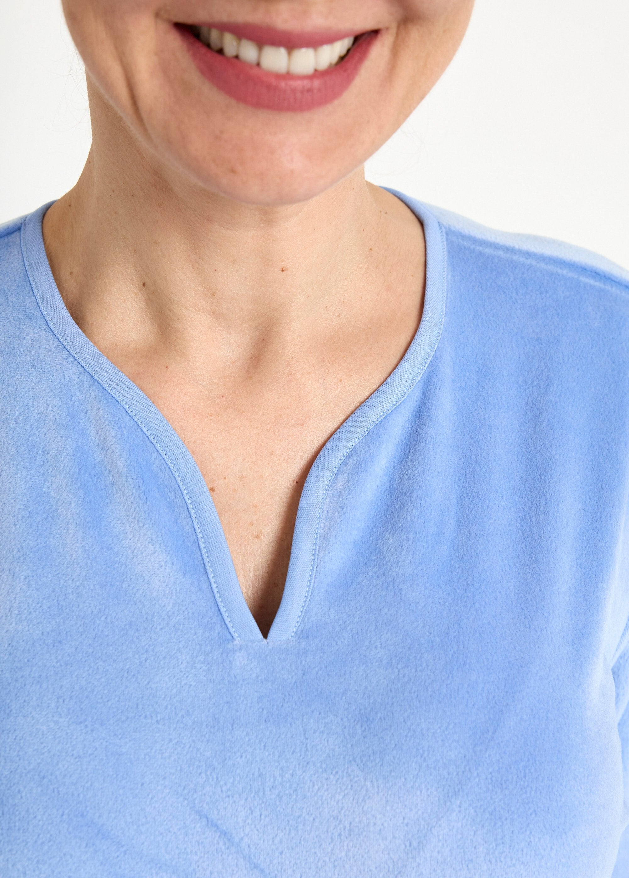 Camisón_de_polar_bordado_de_longitud_media_Índigo_DE1_slim