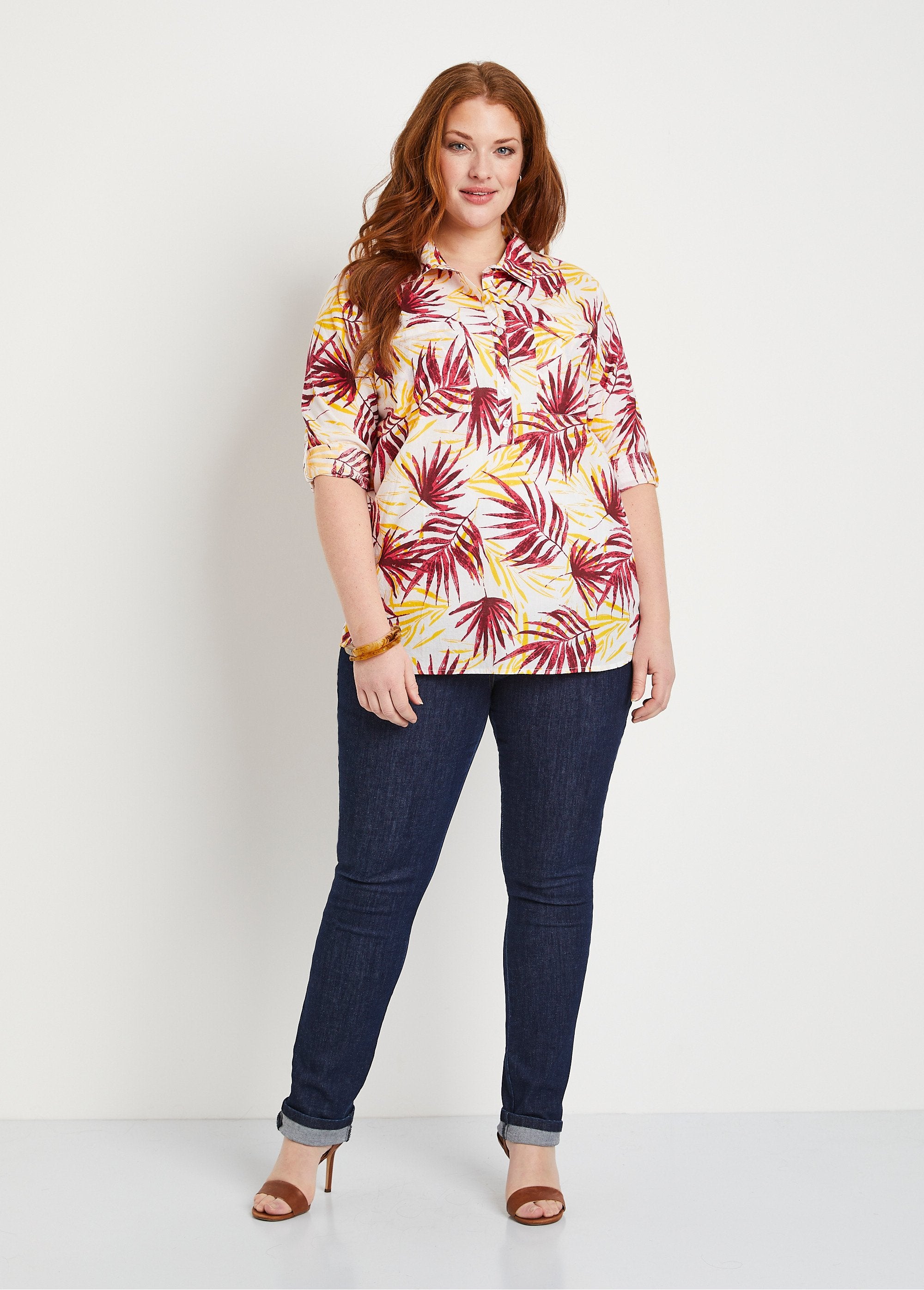 Blusa_larga_de_algodón_estampada_con_botones_Estampado_rojo_SF1_curvy