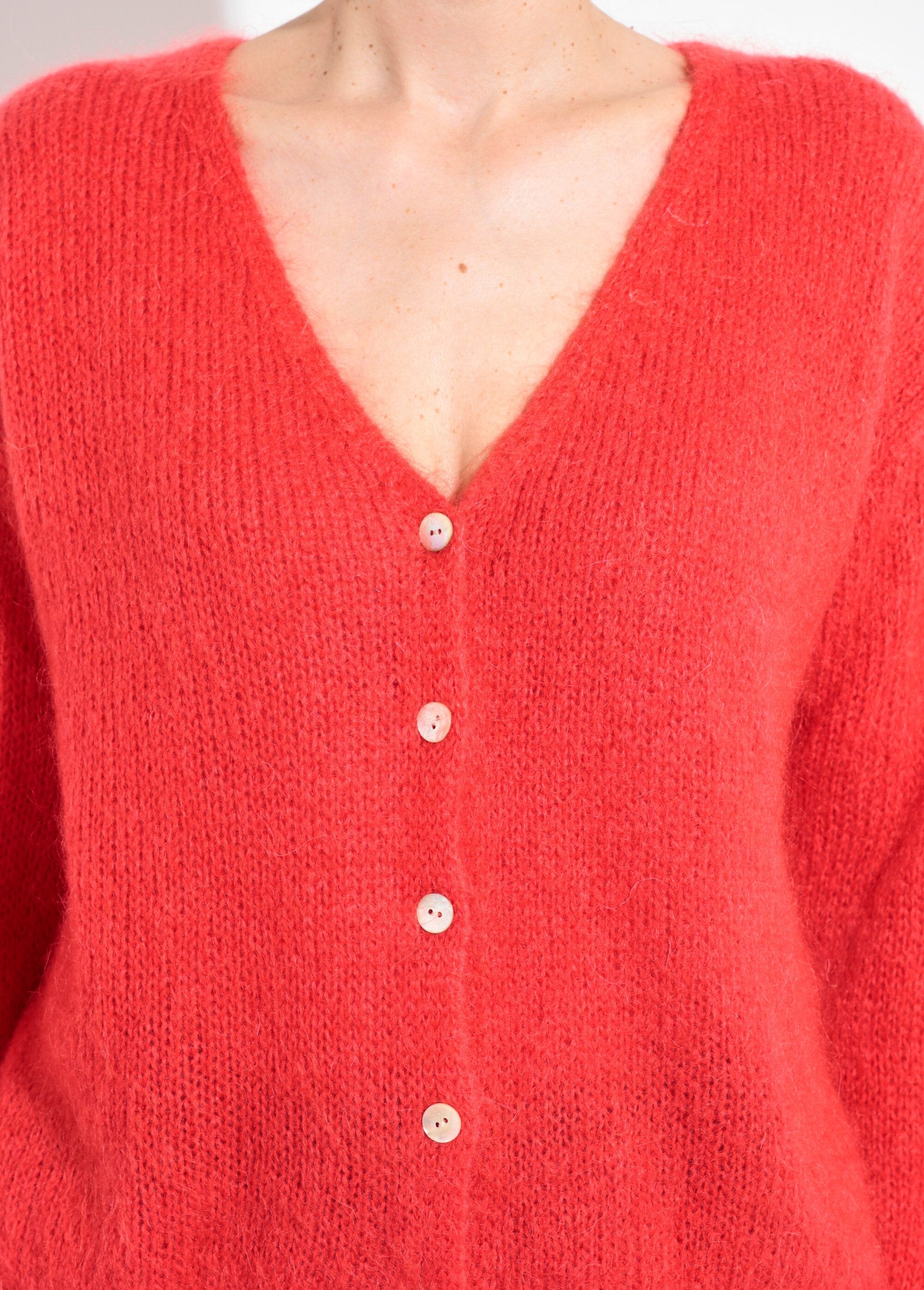 Gilet_chaud_maille_douce_mohair_col_V_Rouge_corail_DE1_slim